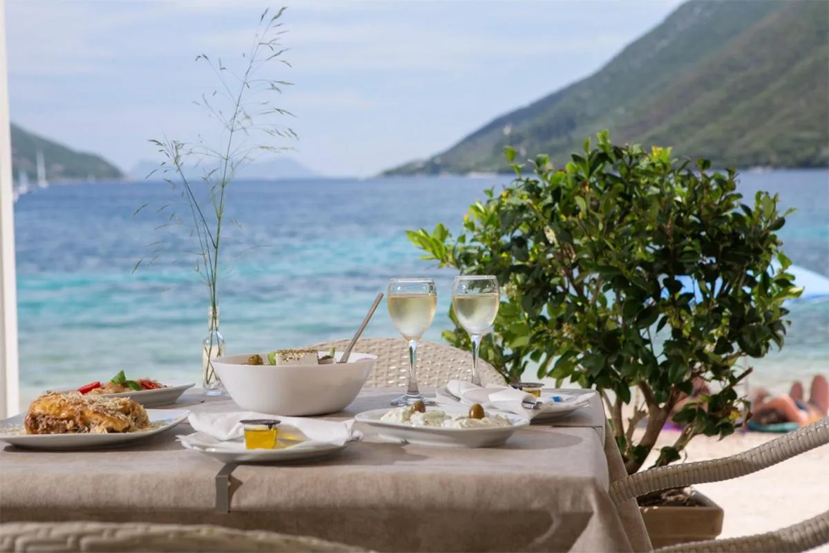 Food and drinks in Menes Hotel