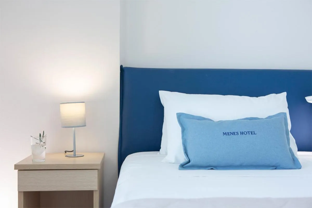 Bed in Menes Hotel