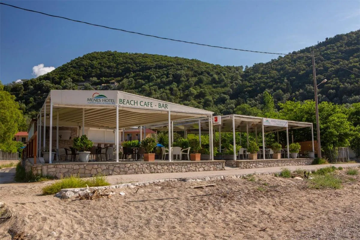 Restaurant/places to eat in Menes Hotel