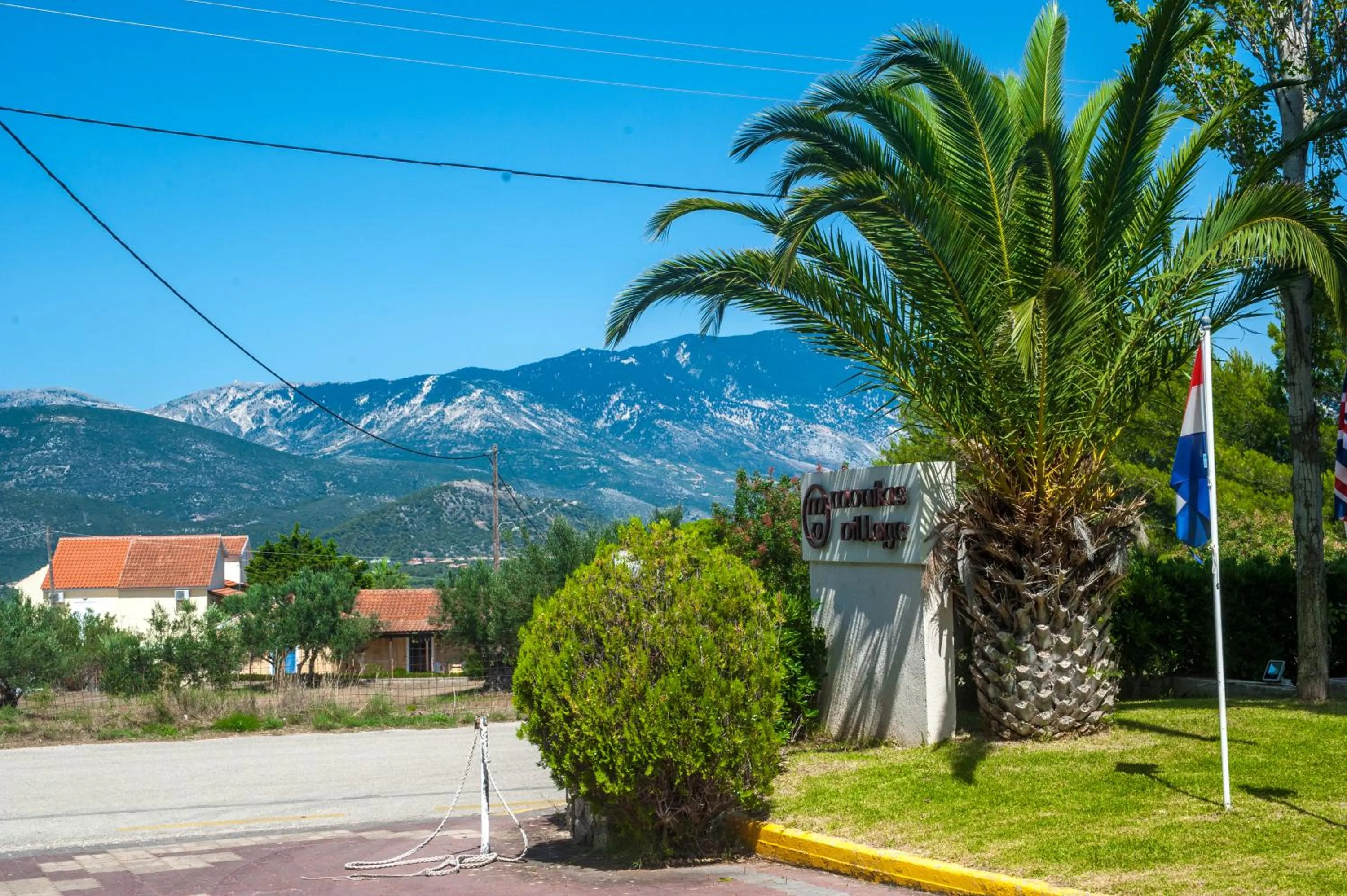 Facade/entrance in Mouikis Sun Village