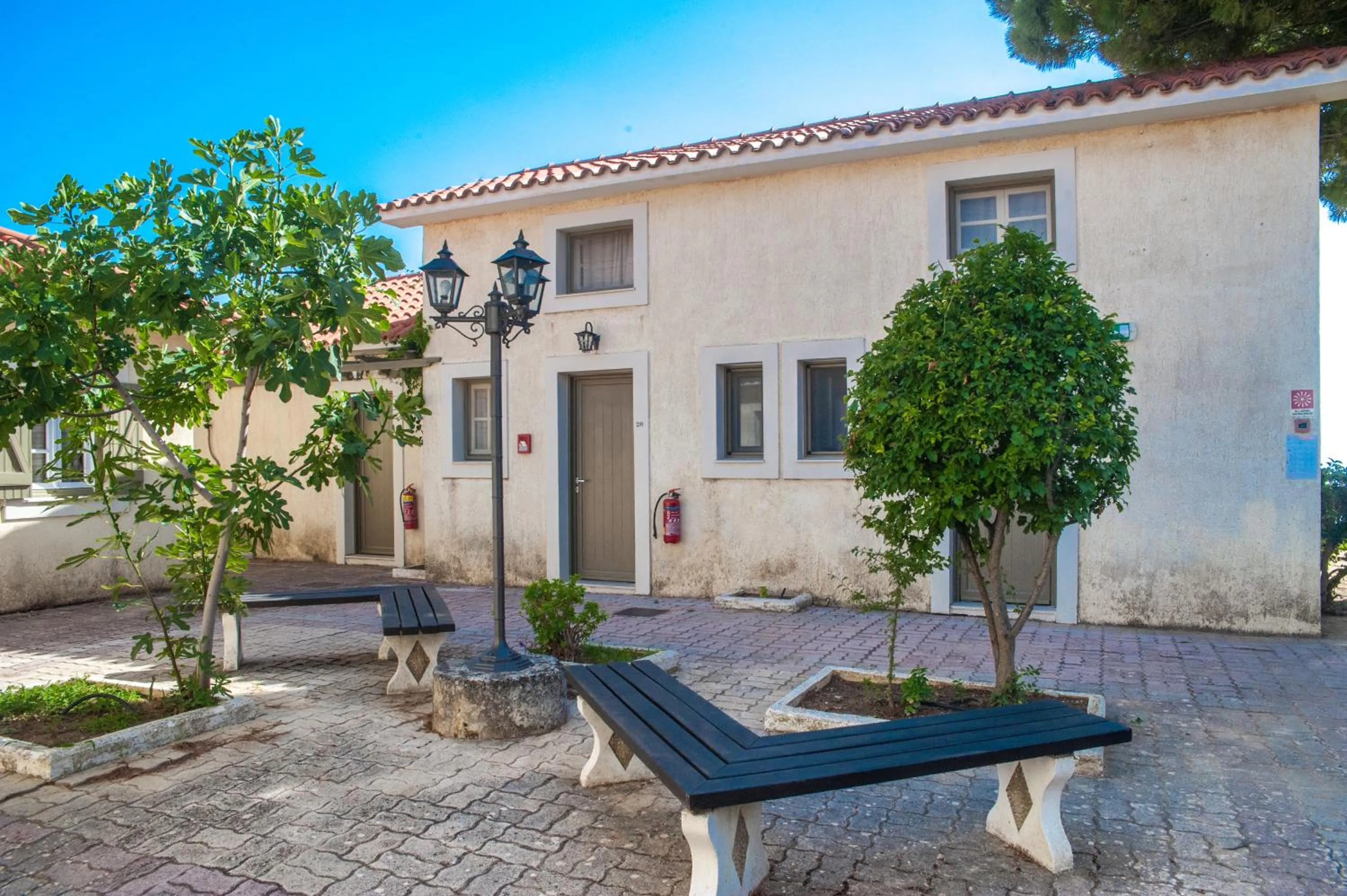 Property building in Mouikis Sun Village