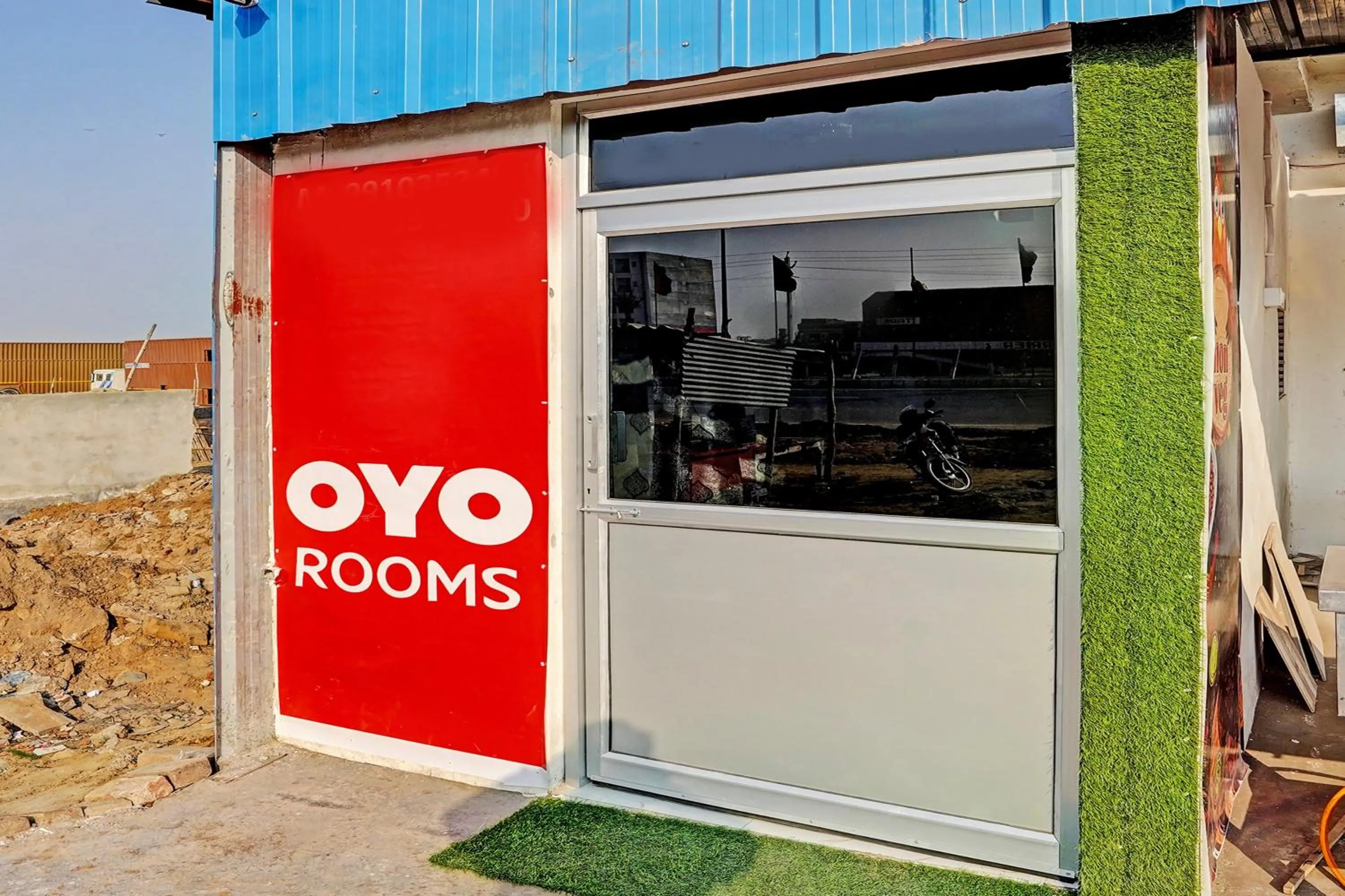 Facade/entrance in Hotel O Chawla's Hotel & Restaurant