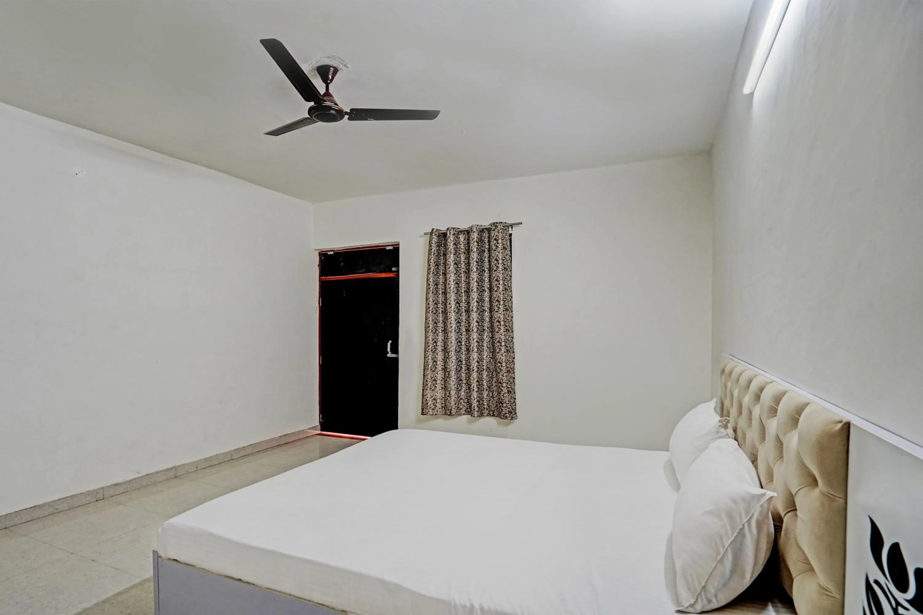 Lobby or reception, Bed in Hotel O Chawla's Hotel & Restaurant