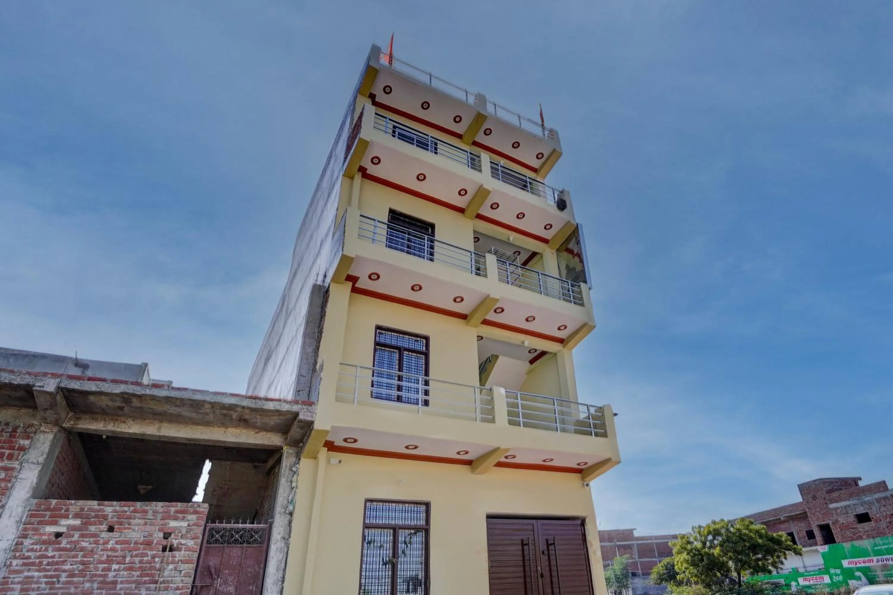 Facade/entrance in Hotel O Home Hotel Star Galaxy