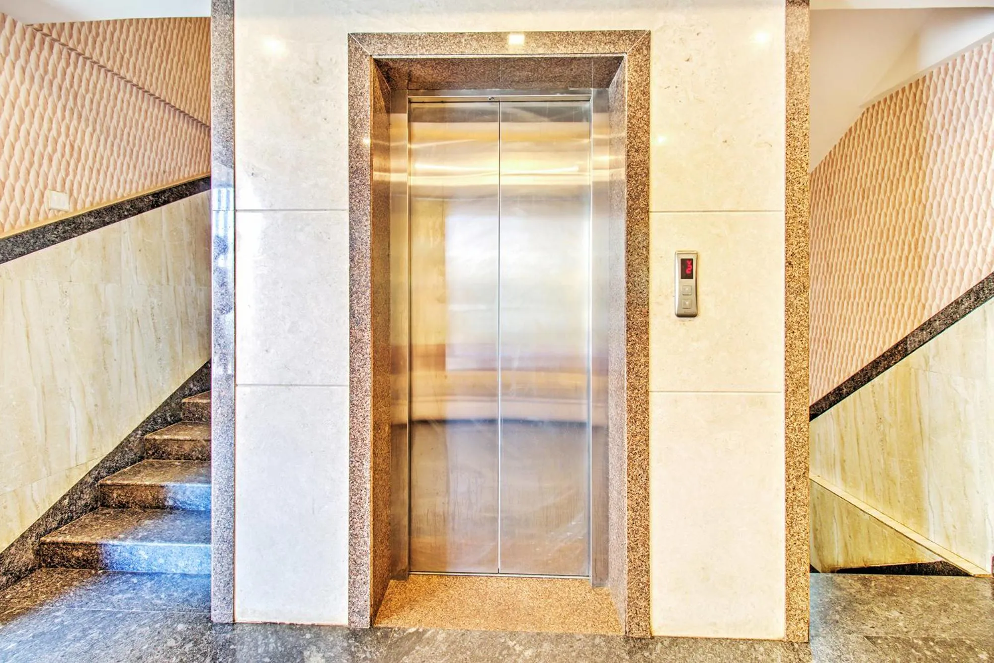 Lobby or reception in FabHotel Royal Stay I - Nr Mahadevpura