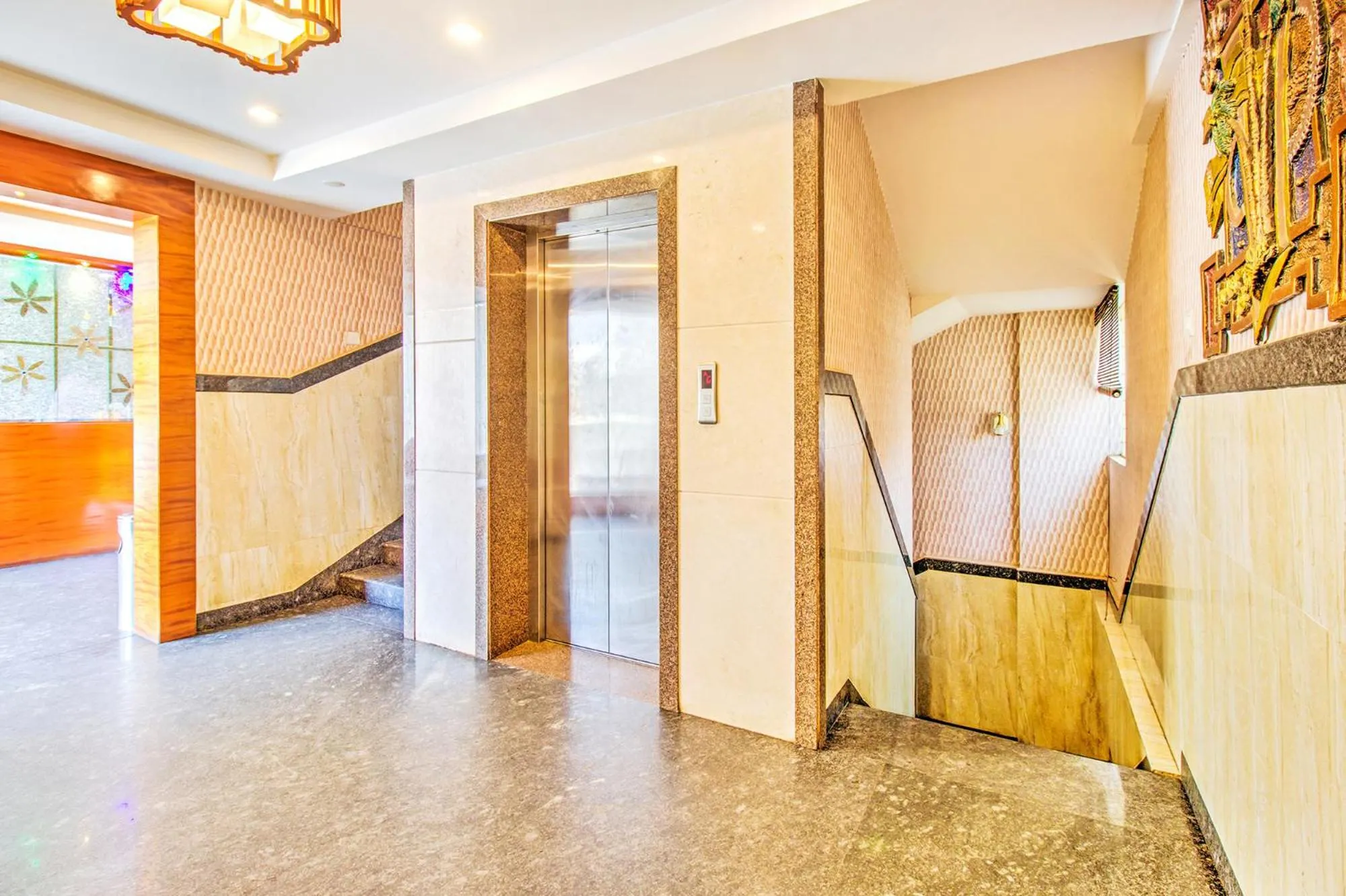 Lobby or reception in FabHotel Royal Stay I - Nr Mahadevpura