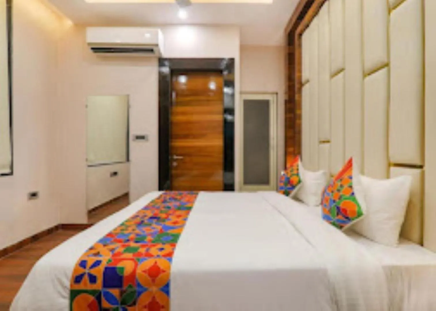 Bed in Shree Dev Villa Hotel Kanpur