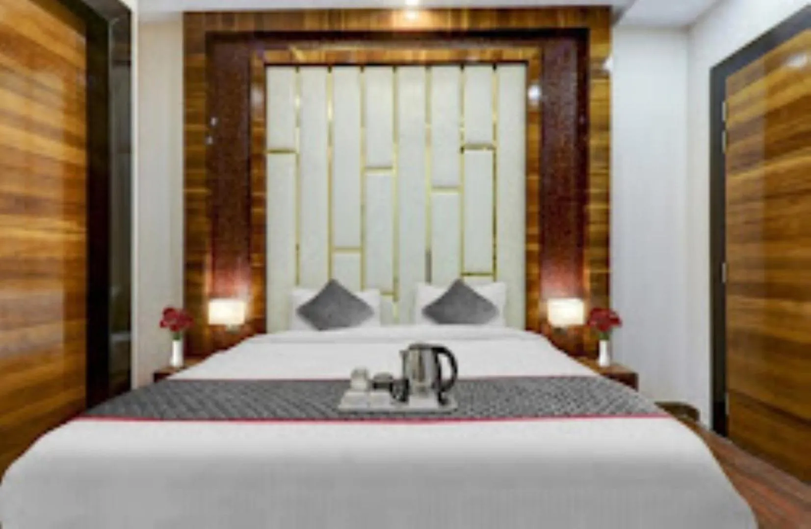 Bed in Shree Dev Villa Hotel Kanpur