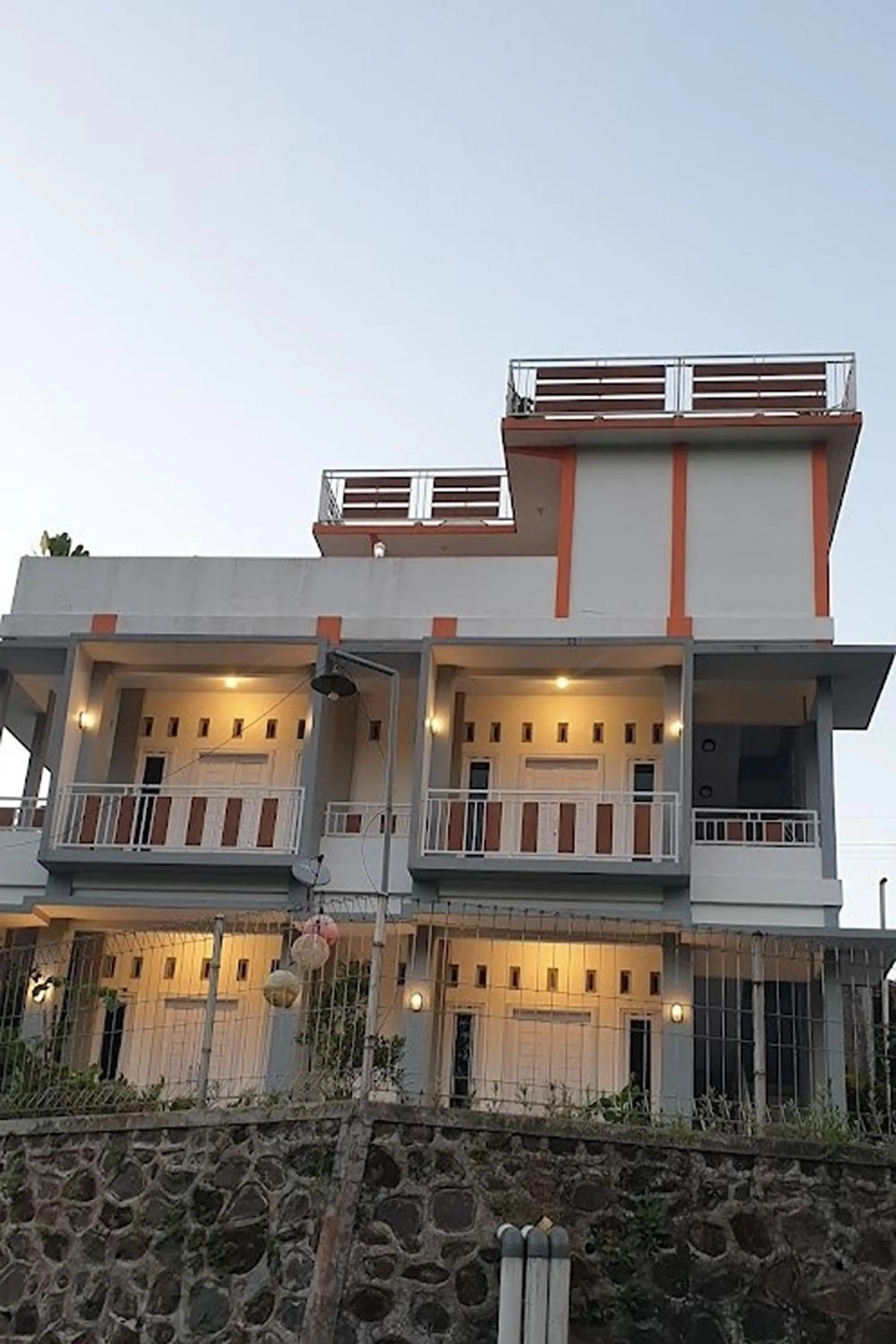 Property building in Rizky Bromo Homestay