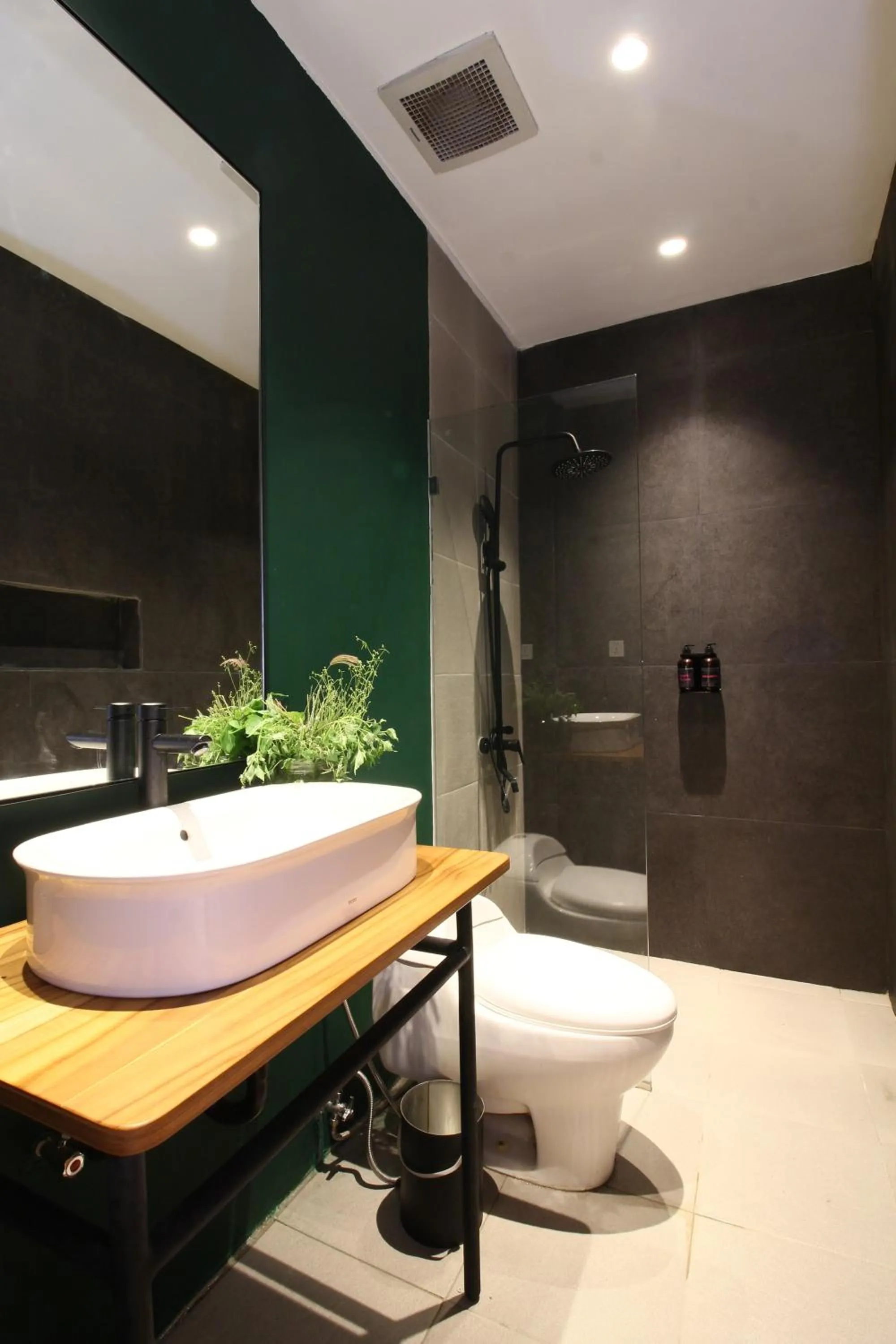 Toilet in Seven Boards Canggu