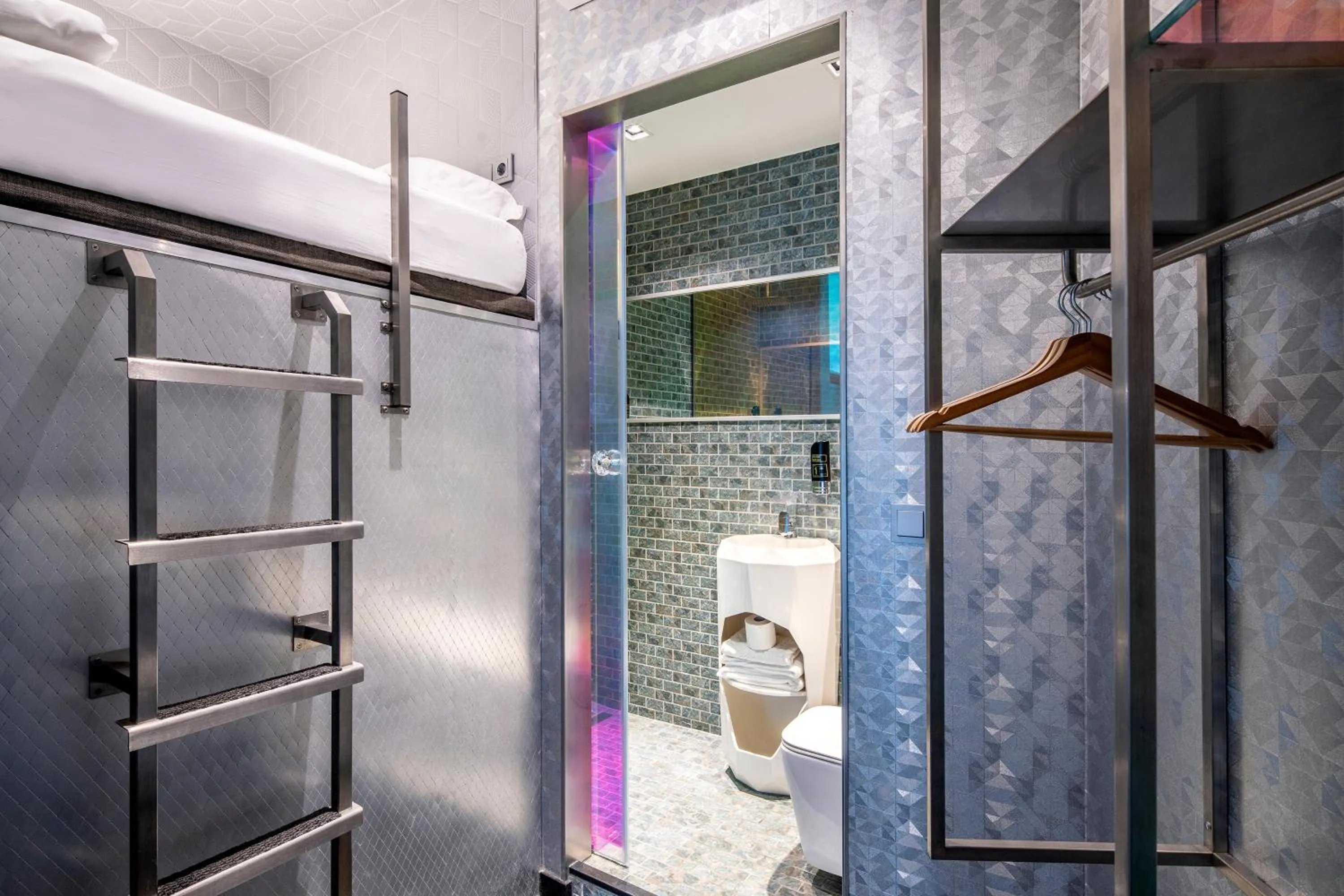 Bedroom in Diamond Capsule Hotel Amsterdam South