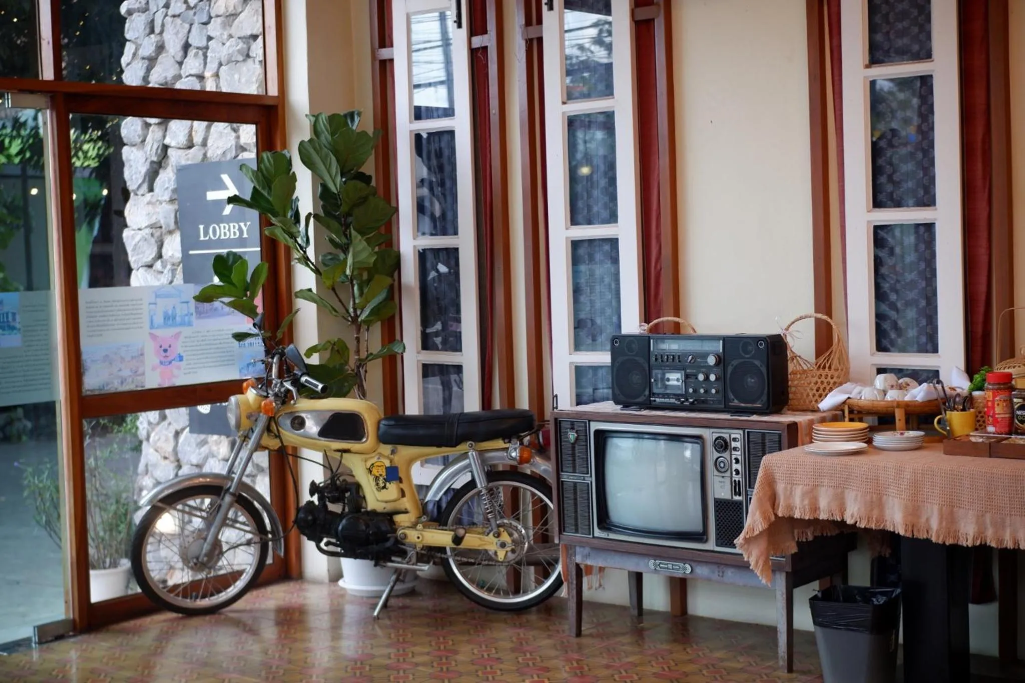 Restaurant/places to eat in Delio Boutique Hotel