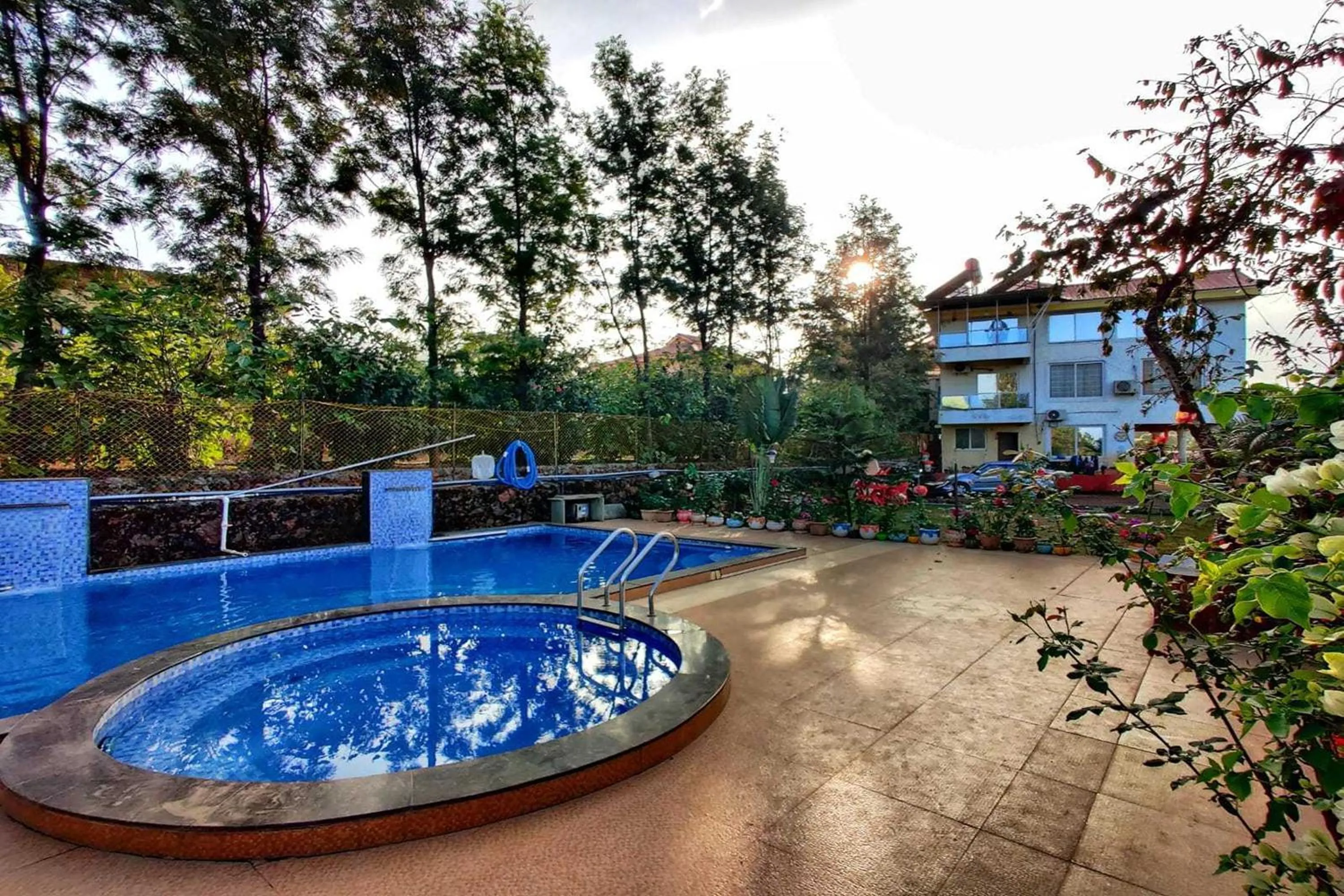 Swimming pool in Strawberry Land Resort