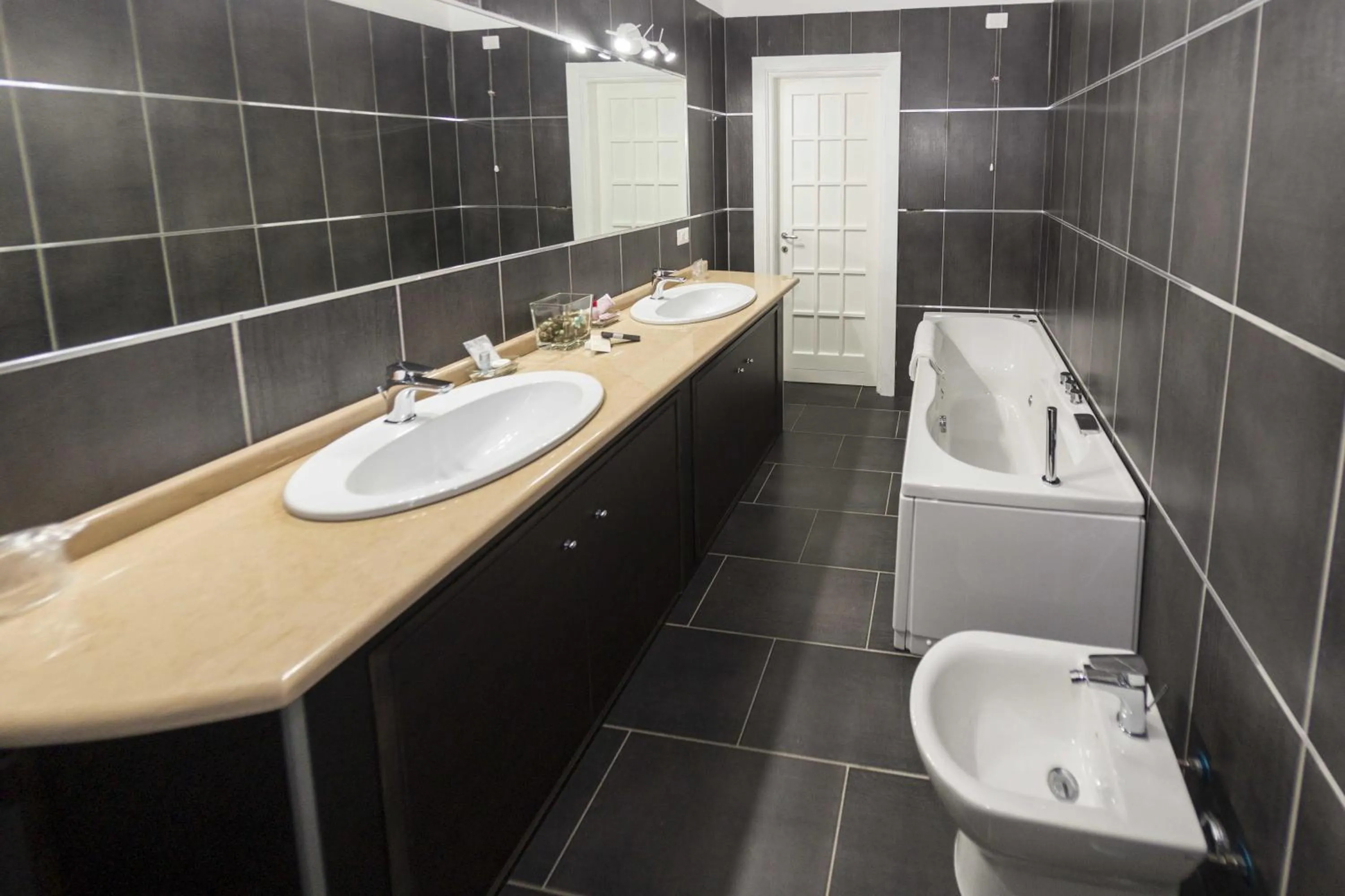 Bathroom in Hotel Ascot