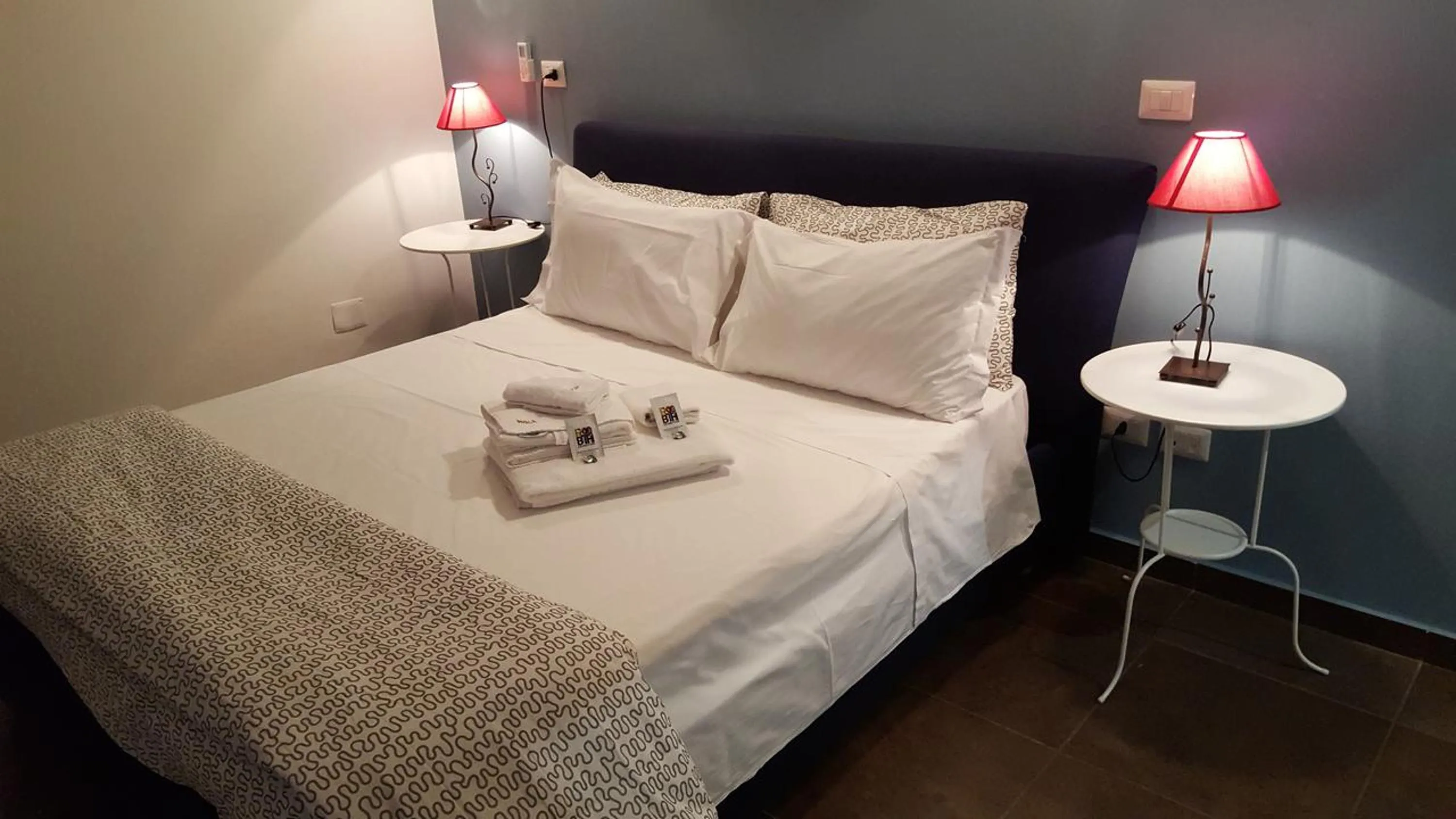 Photo of the whole room, Bed in Hotel Ascot