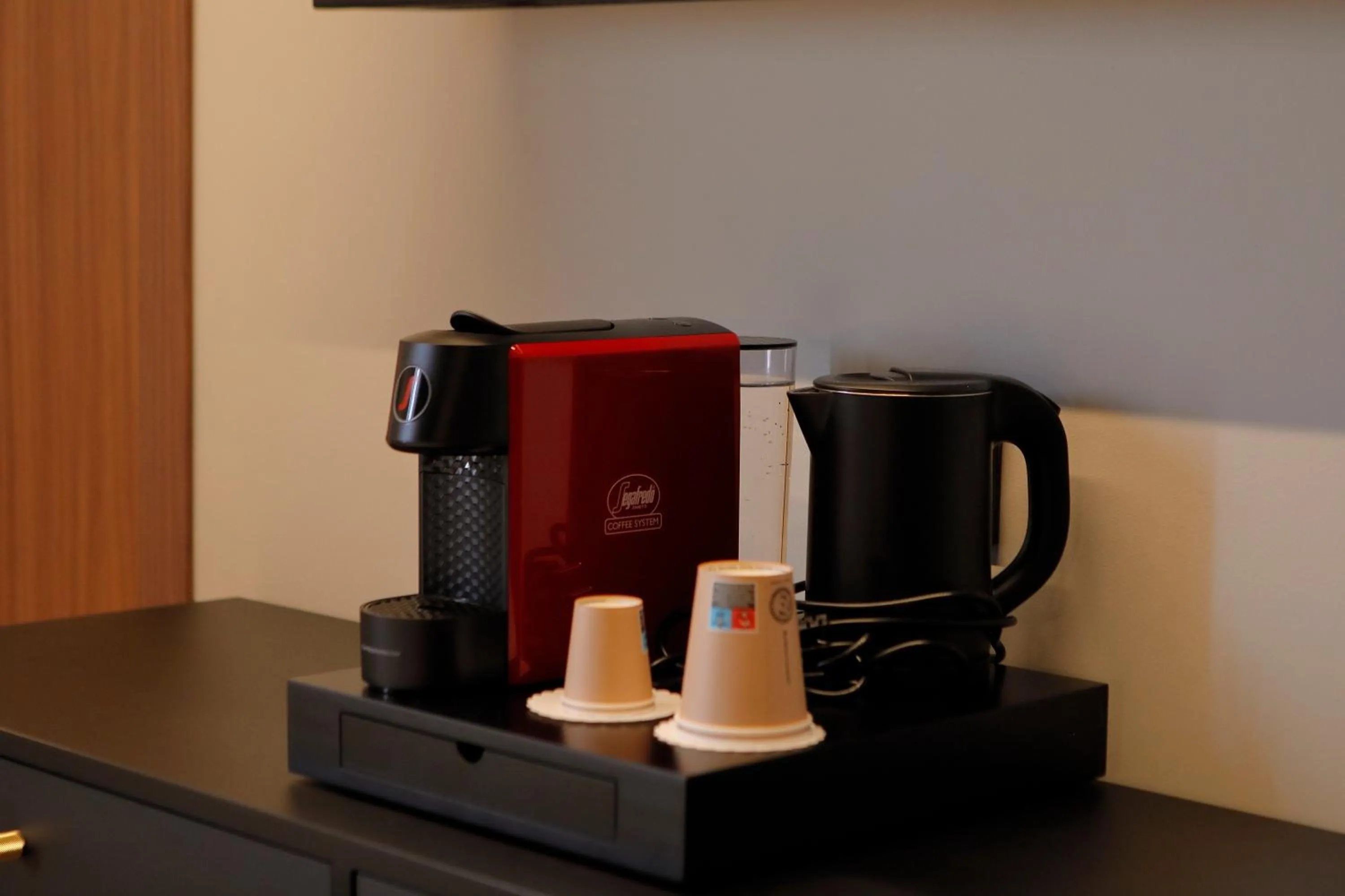 Coffee/tea facilities in Hotel Namia by Dori
