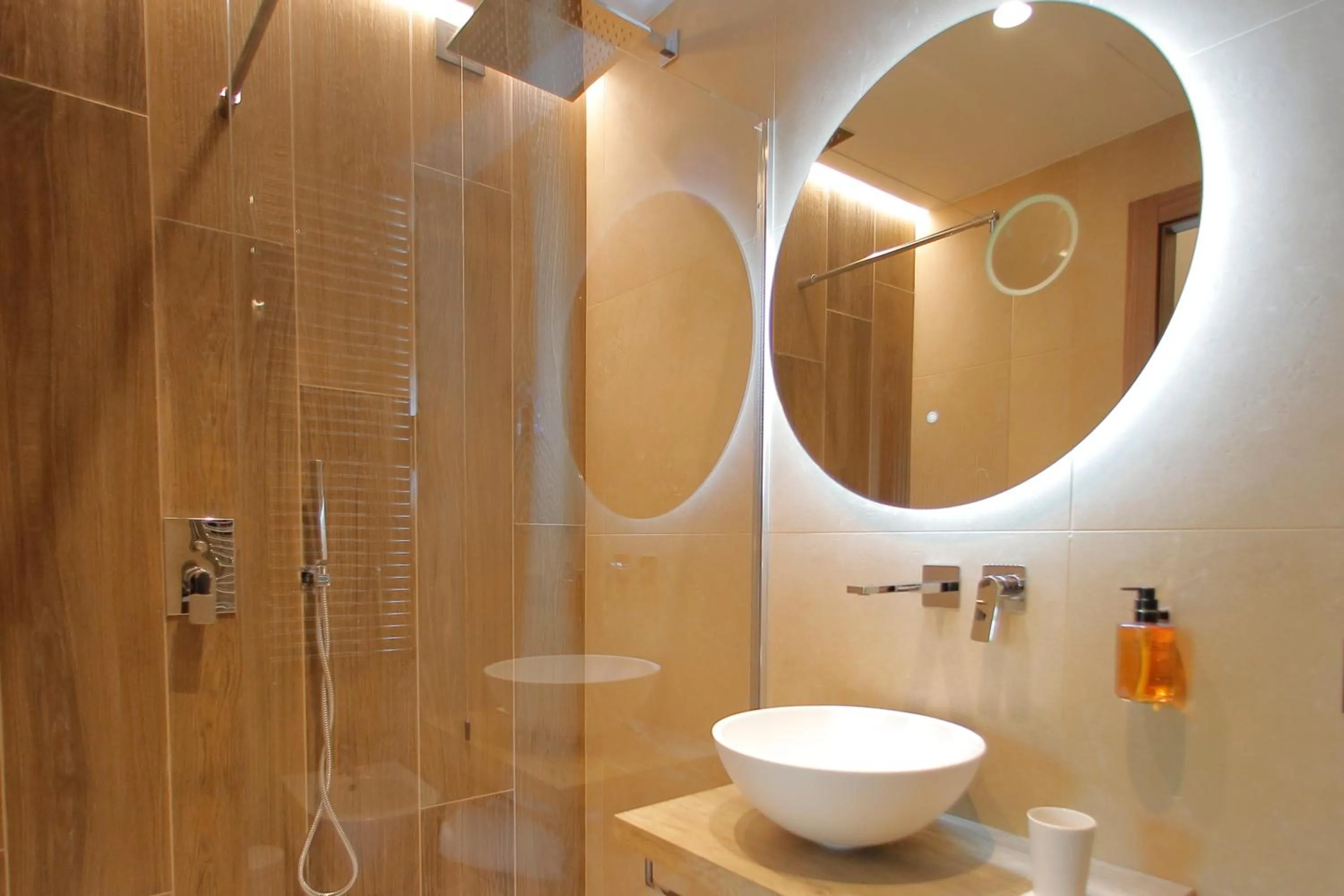 Bathroom in Hotel Namia by Dori