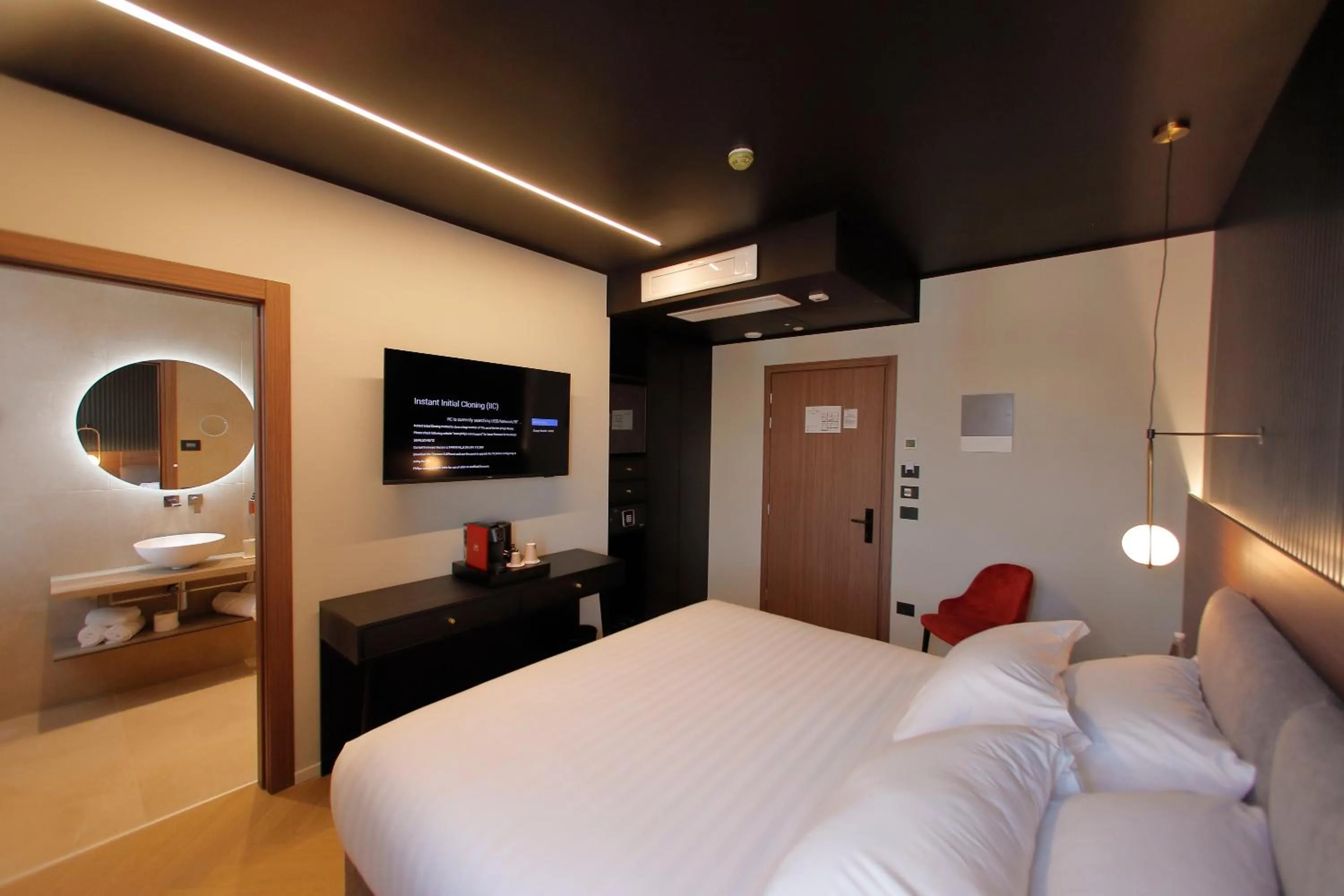 Photo of the whole room, Bed in Hotel Namia by Dori