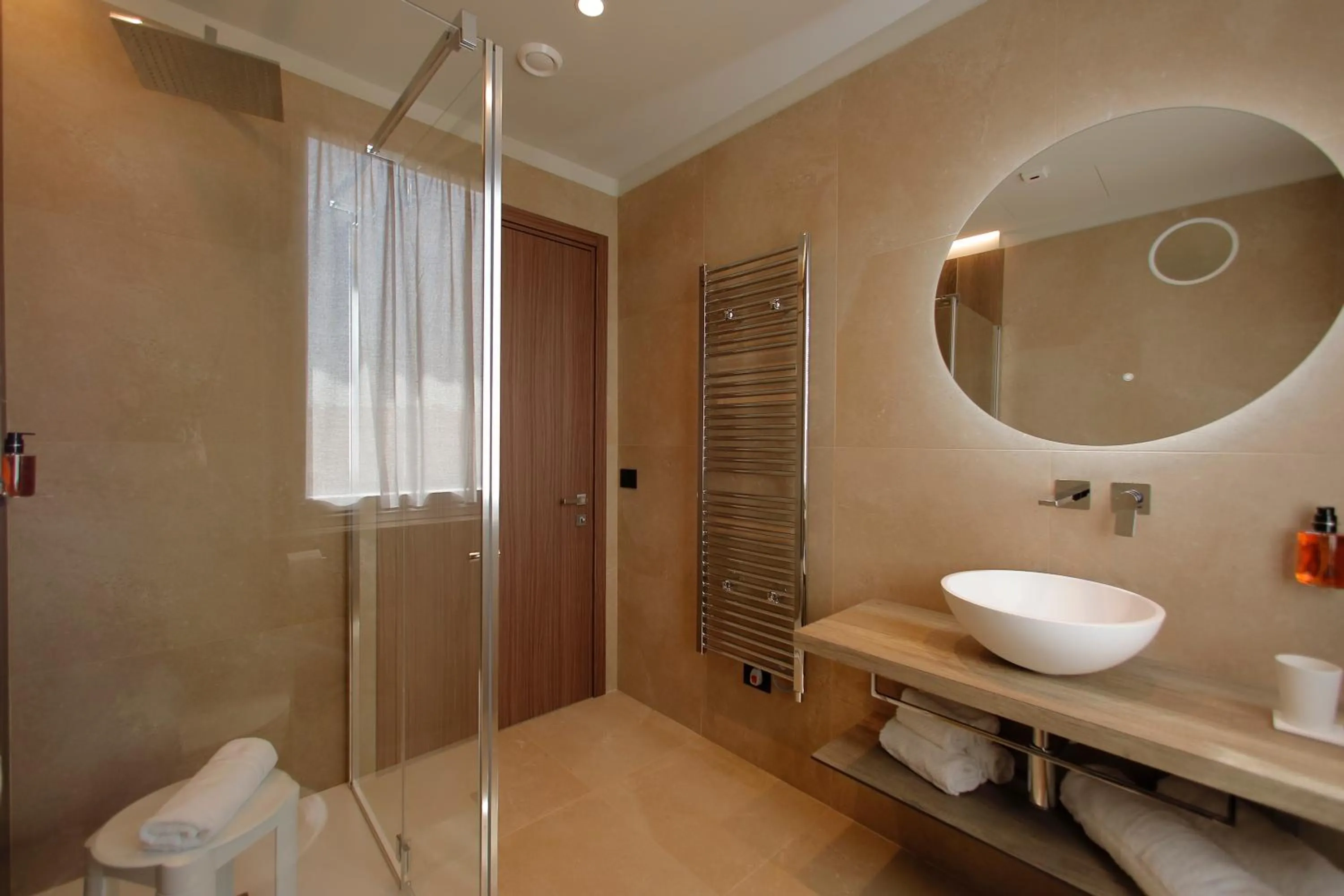 Bathroom in Hotel Namia by Dori