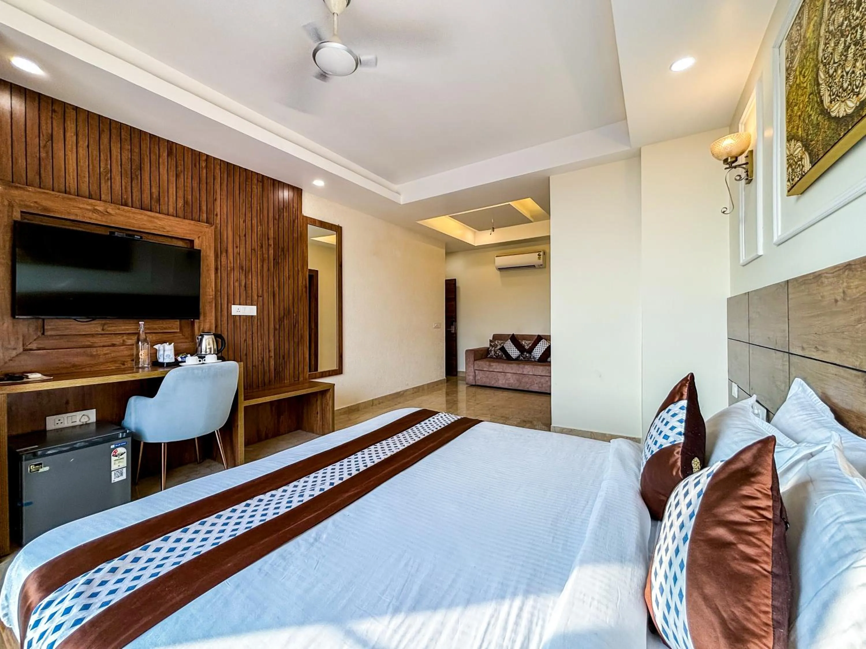 Bed in Hotel Nirvana Bliss, Behind Parmarth Niketan