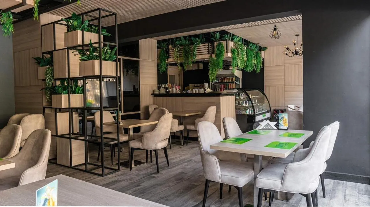 Restaurant/places to eat in Rivoli Suites and Spa