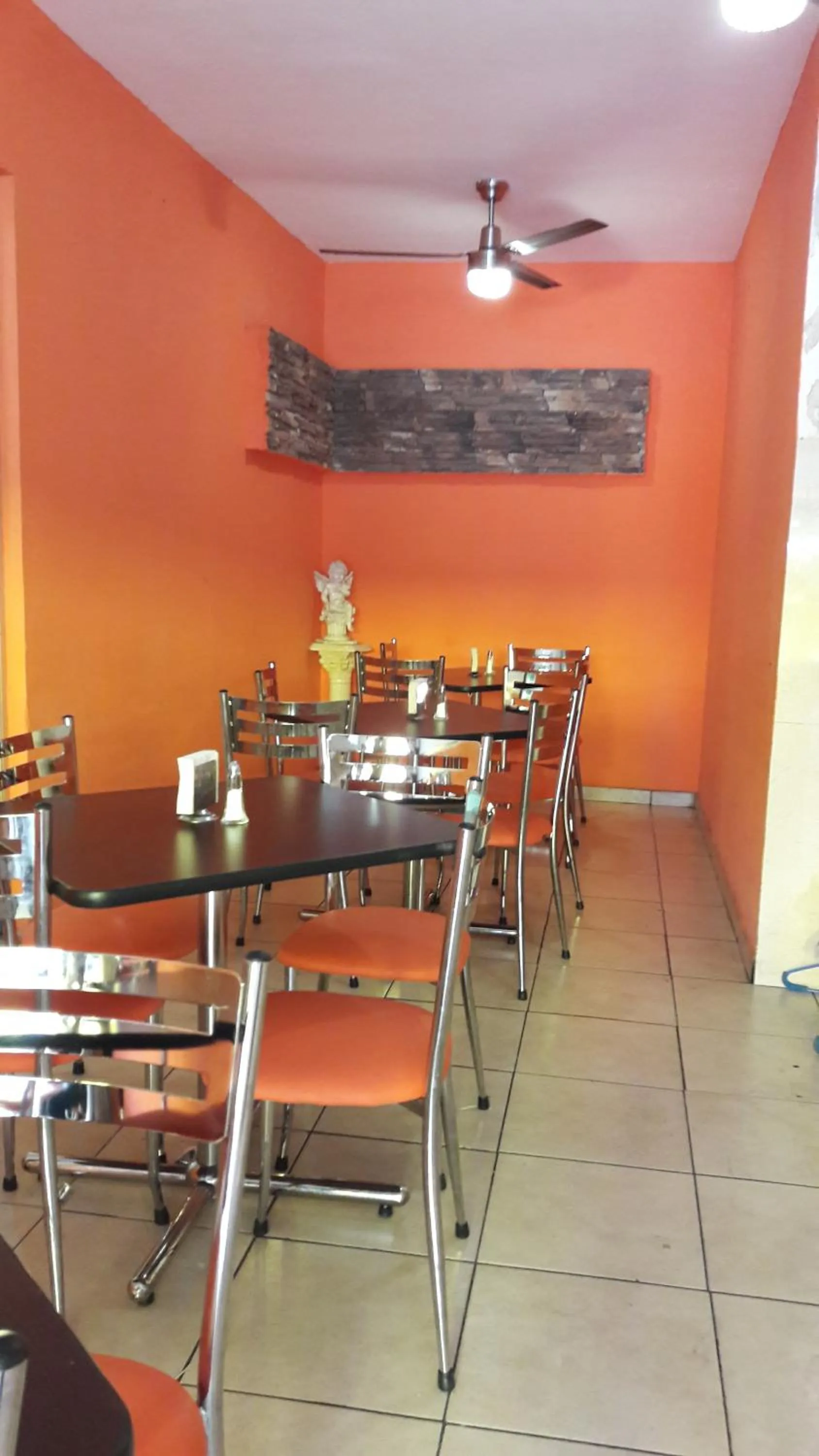 Restaurant/places to eat in Hotel La Torre San Francisco