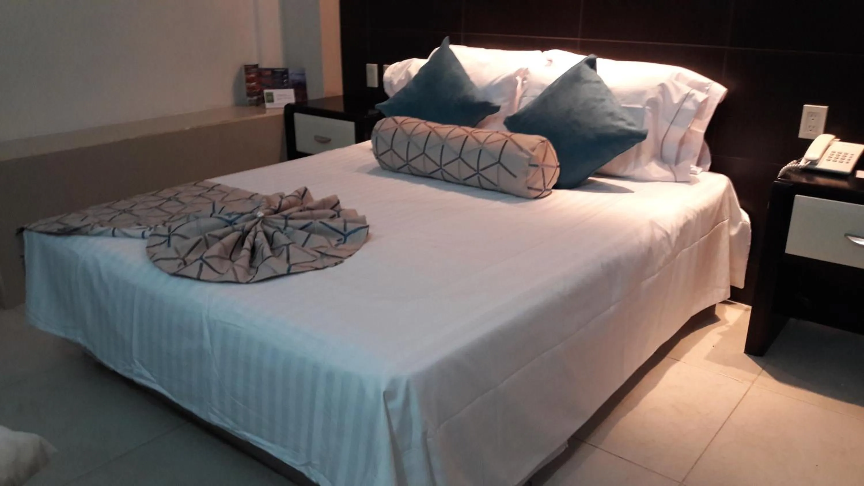 Bed in Hotel La Torre San Francisco