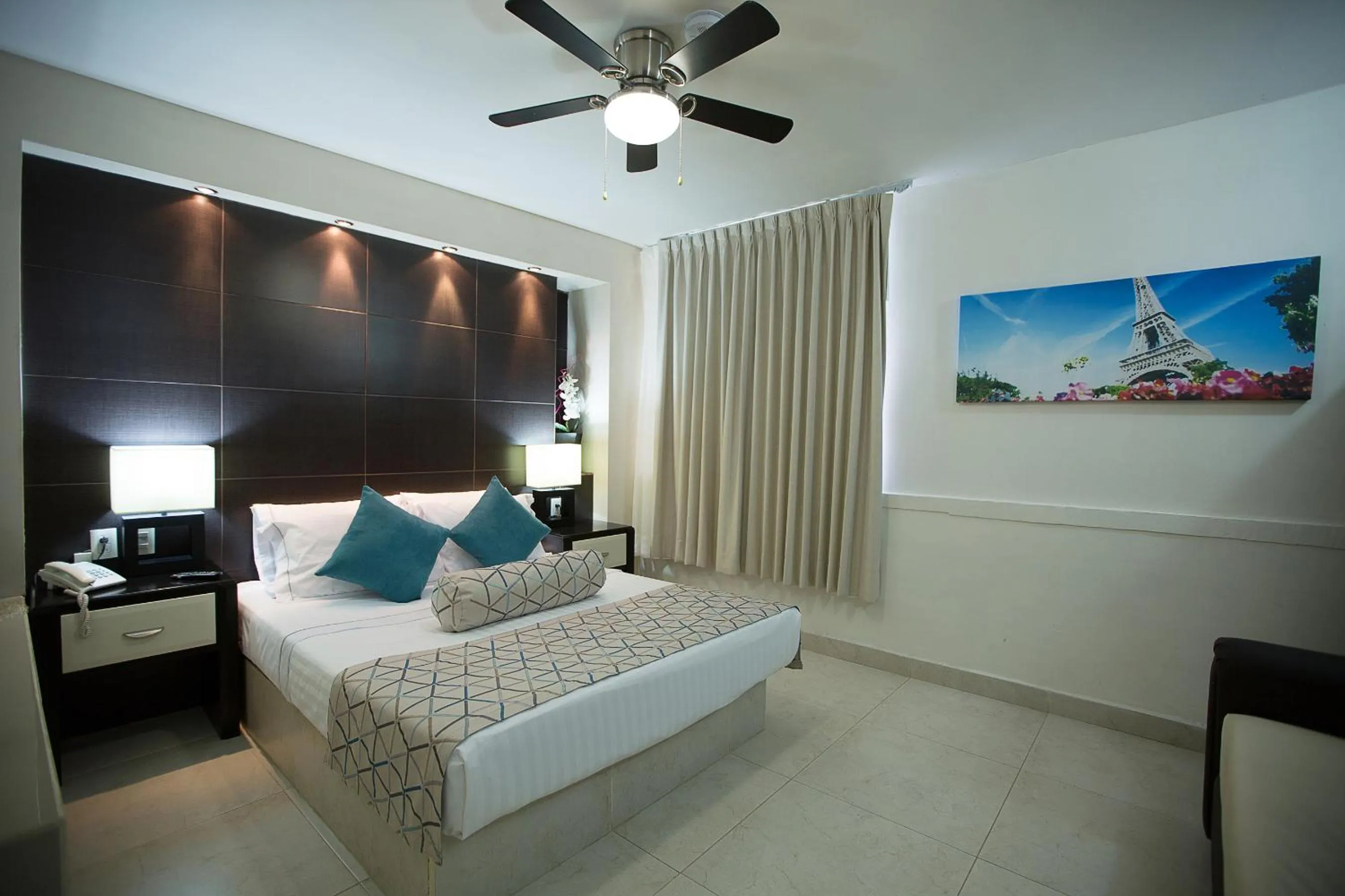 Photo of the whole room, Bed in Hotel La Torre San Francisco