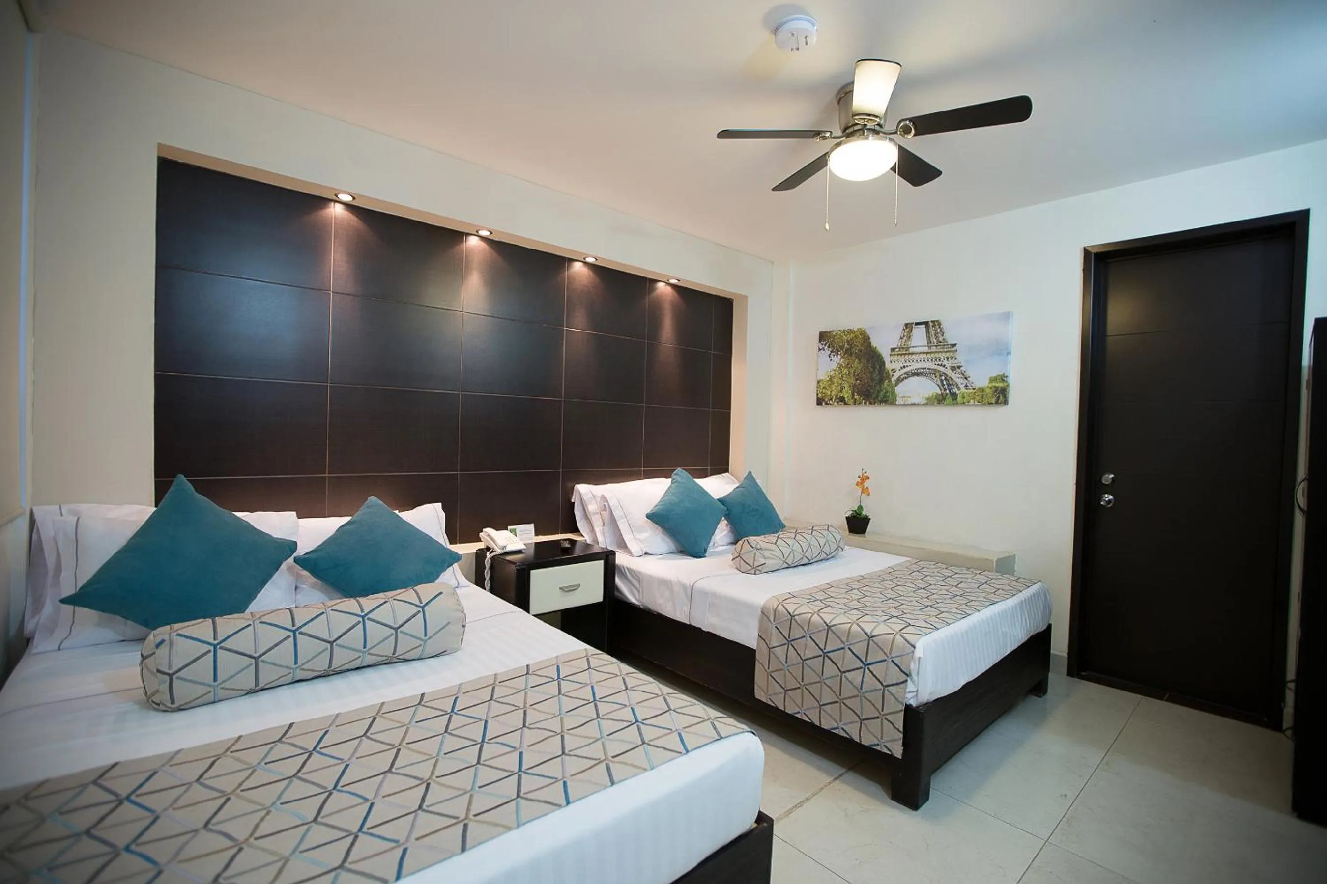 Photo of the whole room, Bed in Hotel La Torre San Francisco