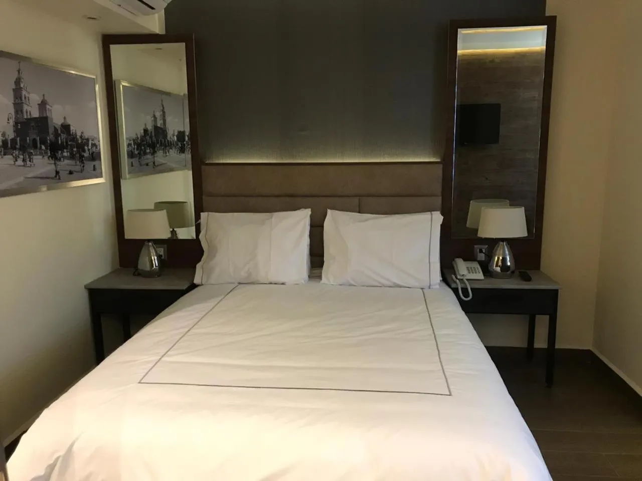 Bed in Hotel La Torre San Francisco