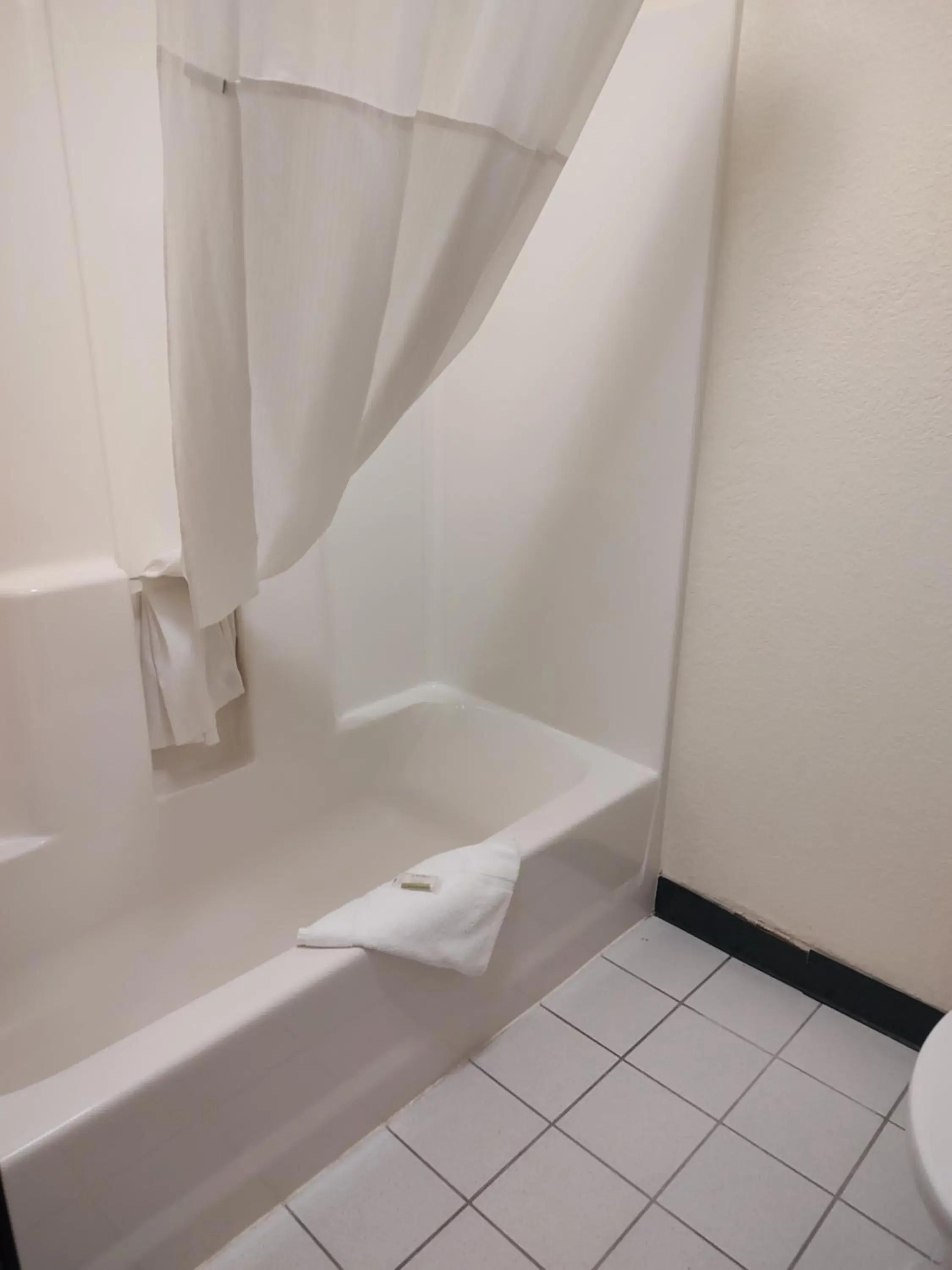 King Room - Non-Smoking in Days Inn & Suites by Wyndham Fargo 19th Ave/Airport Dome King Room - Non-Smoking in Days Inn & Suites by Wyndham Fargo 19th Ave/Airport Dome