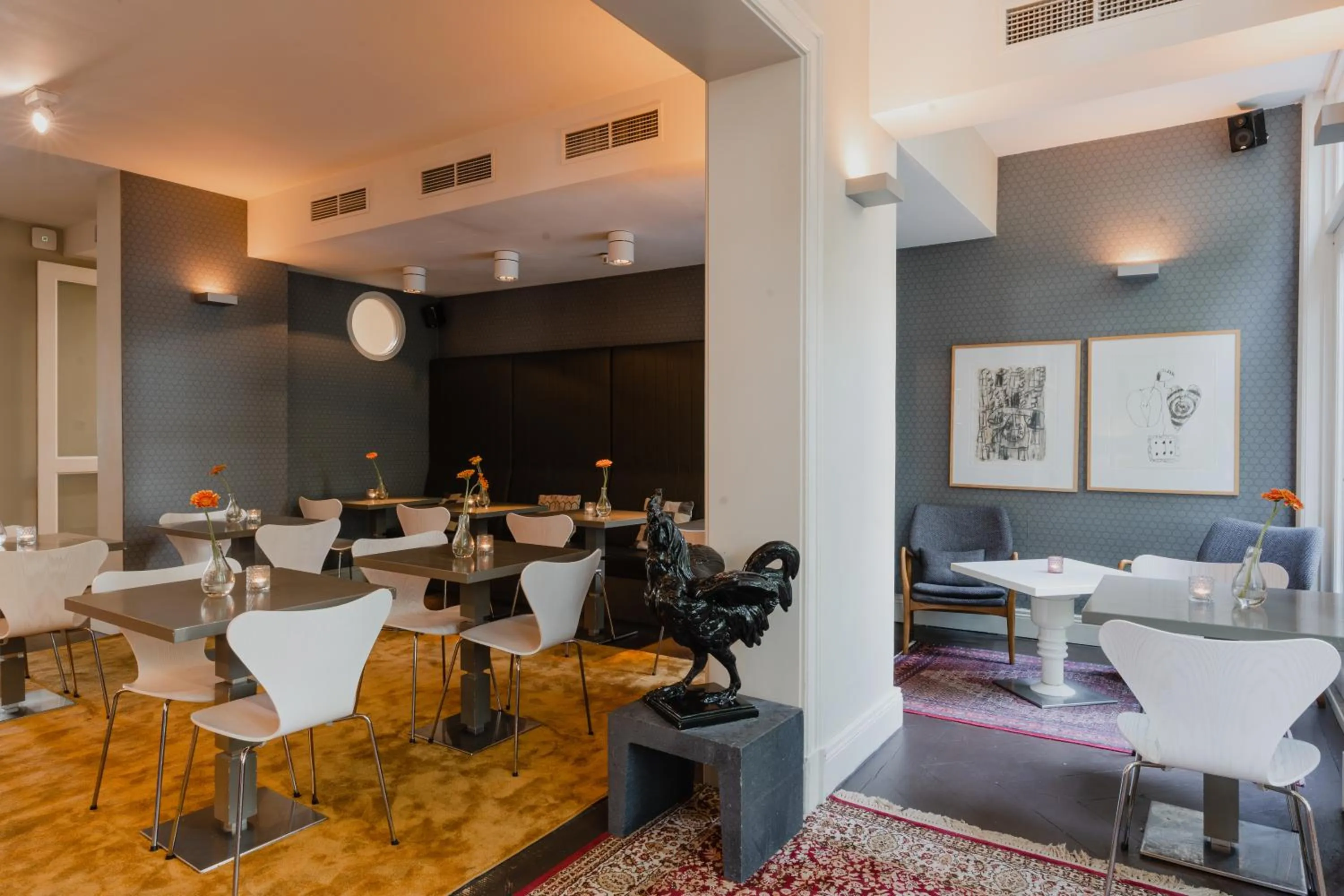 Communal lounge/ TV room in Hotel Roemer Amsterdam