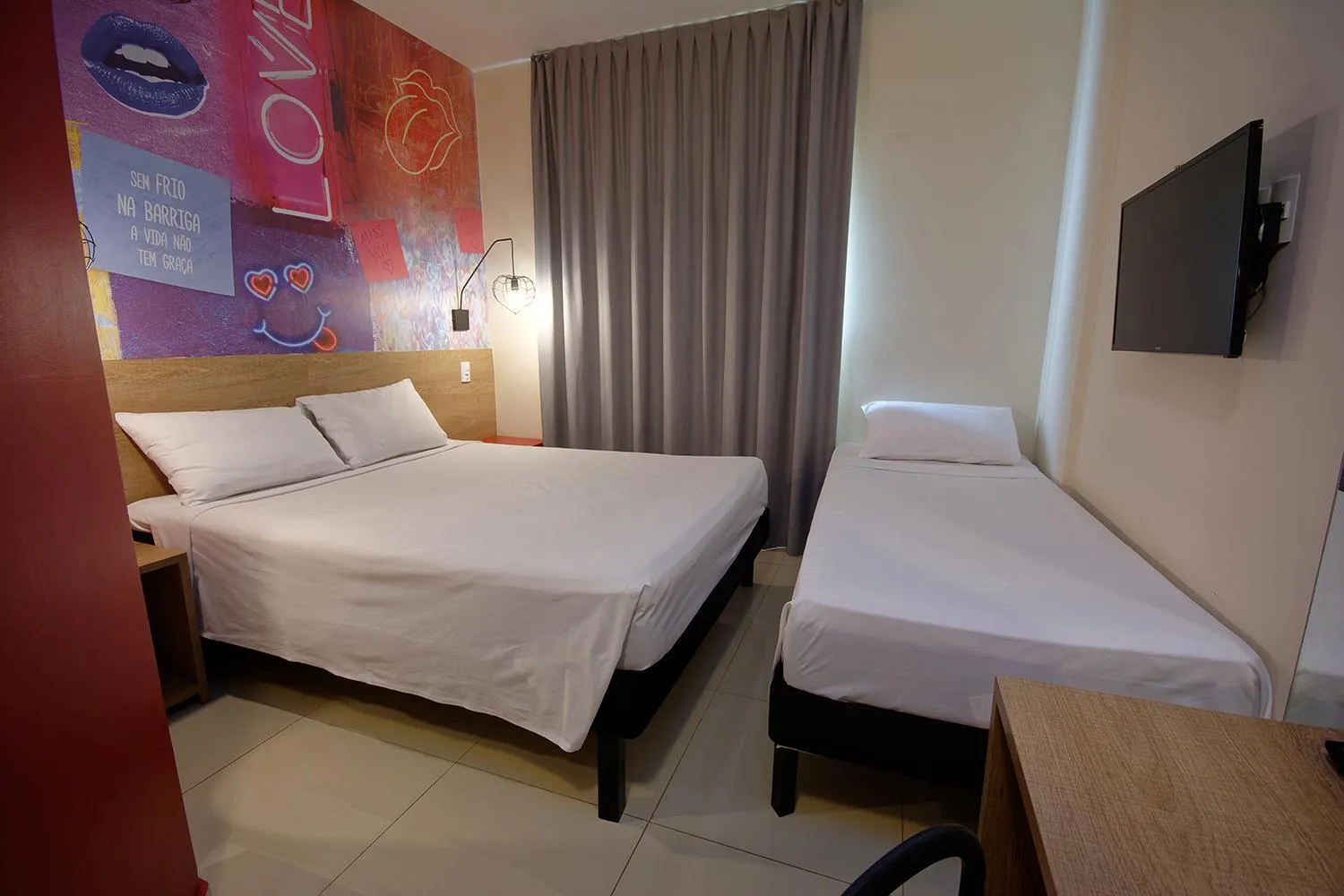 Photo of the whole room, Bed in Golden Tower Express Franca by Fênix Hotéis