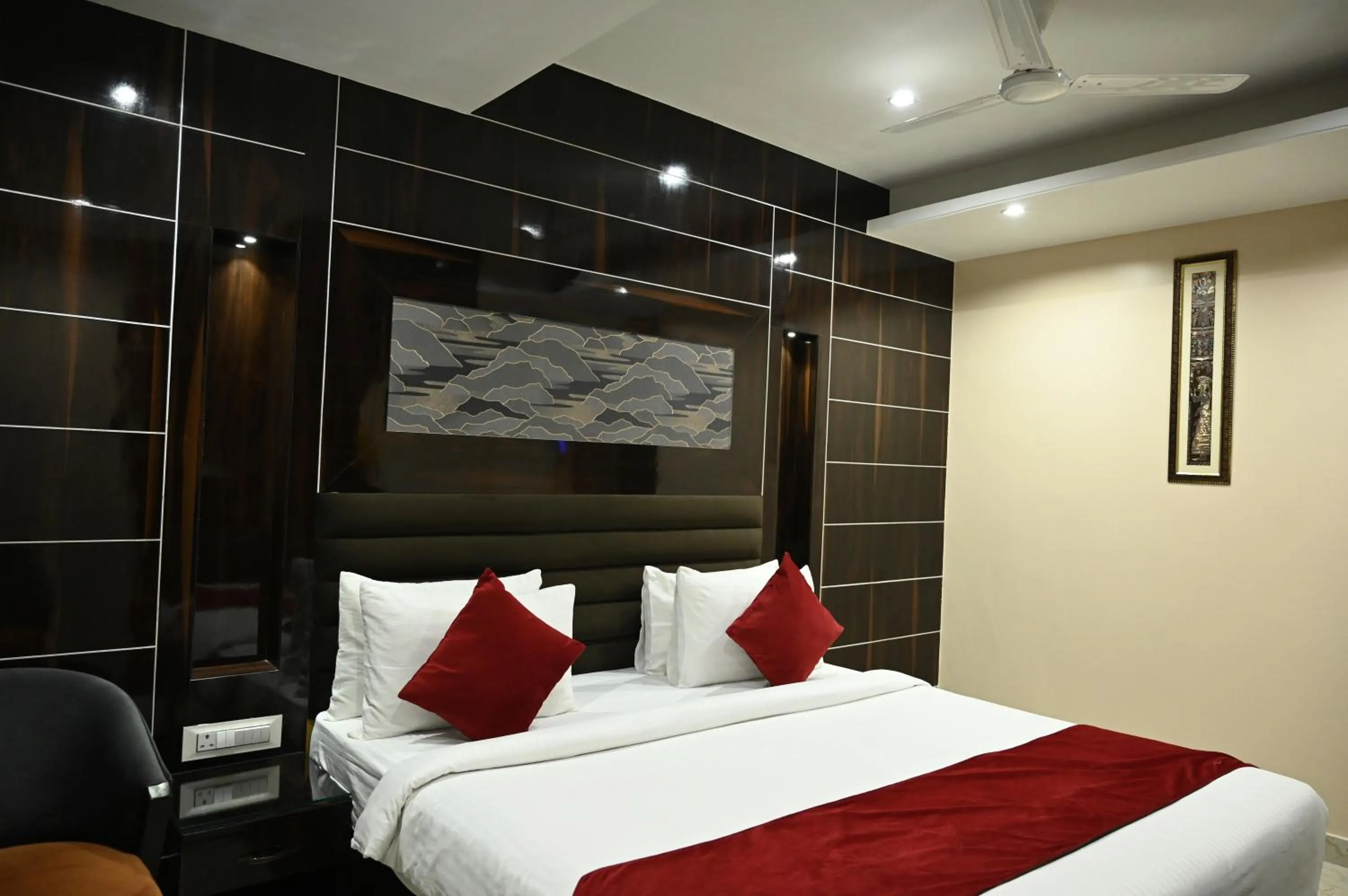 Bed in Hotel Trax International