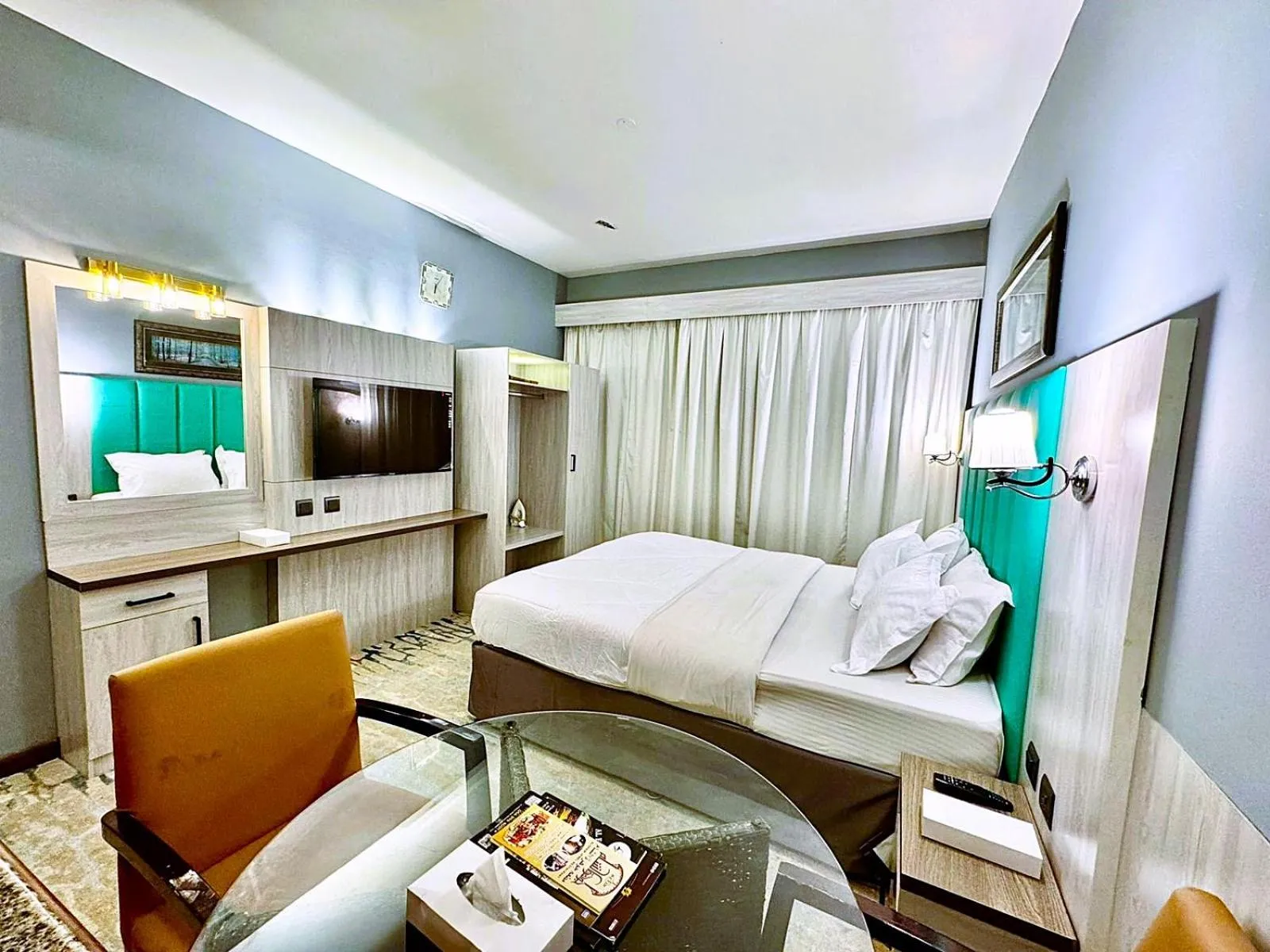 TV and multimedia, Bed in Hafez Hotel Apartments - Al Ras Metro Station