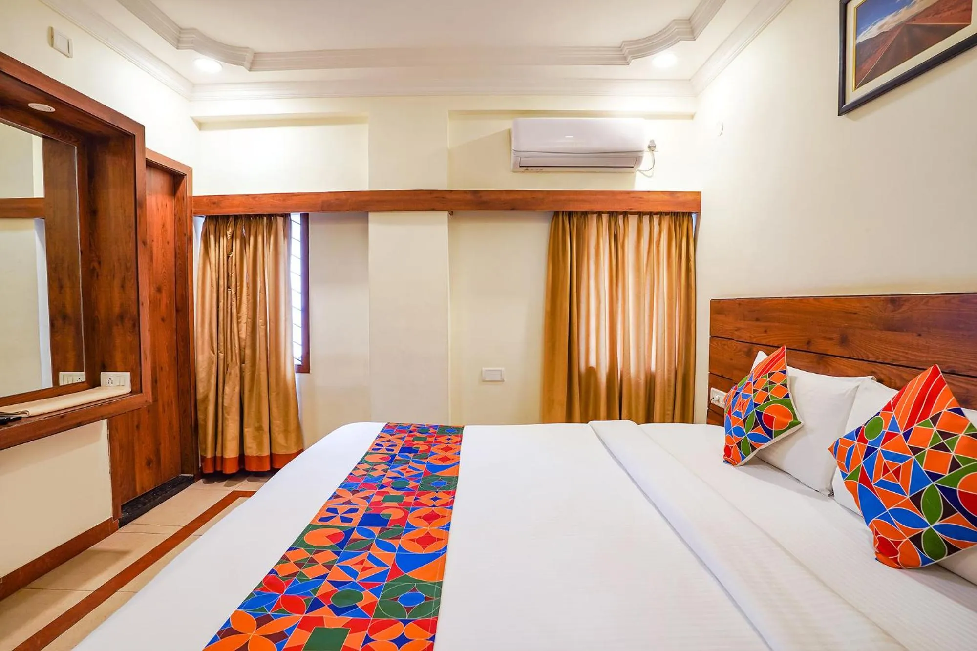Bed in FabHotel Savi Inn - Nr Mantri Square Mall