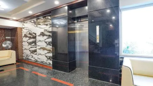 FabHotel Savi Inn - Nr Mantri Square Mall