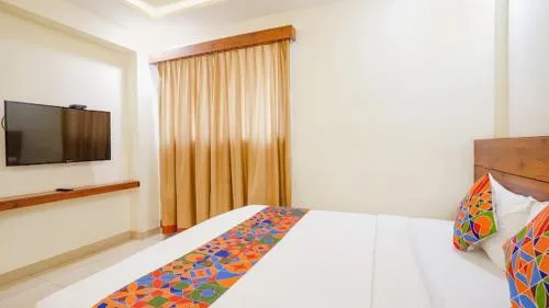 FabHotel Savi Inn - Nr Mantri Square Mall
