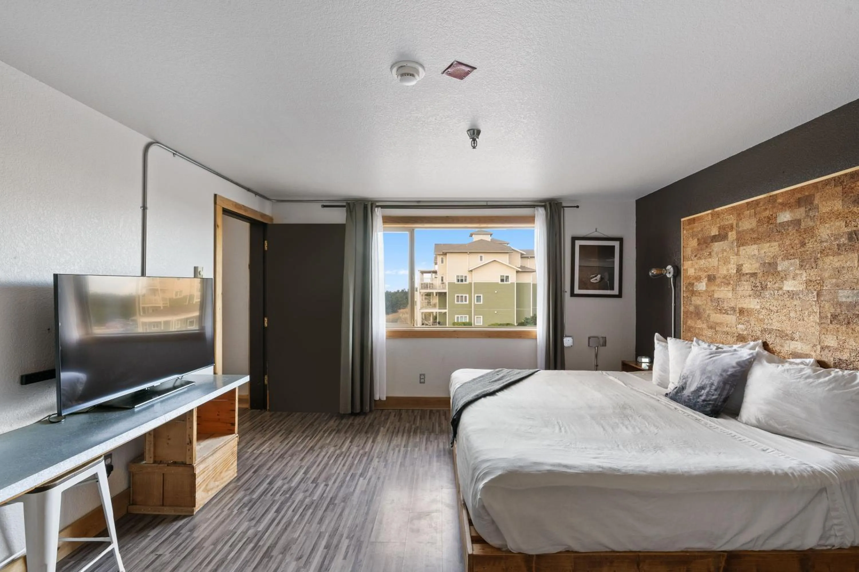 Bedroom, Bed in Adrift Hotel