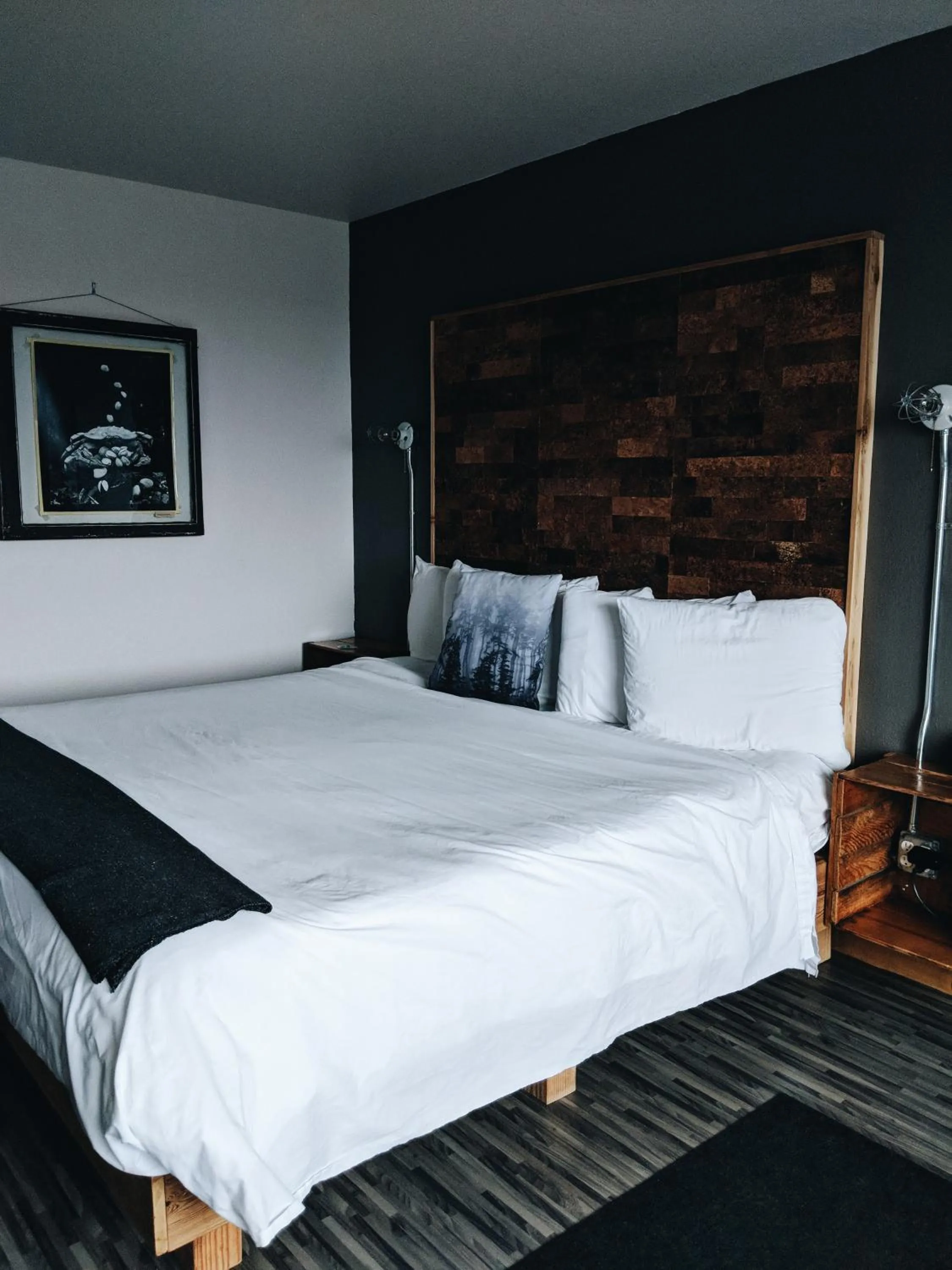 Bedroom, Bed in Adrift Hotel