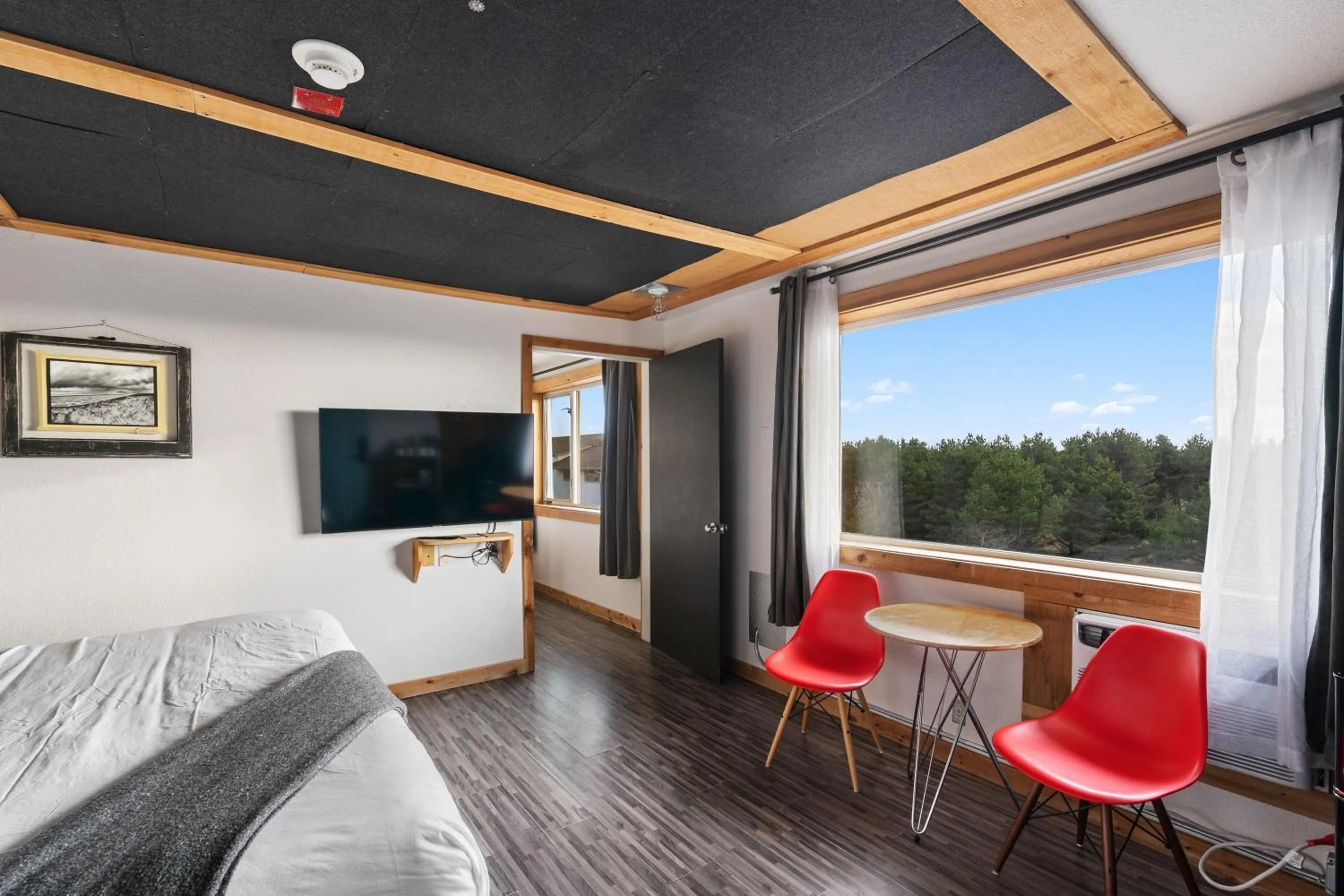 Bedroom, Bed in Adrift Hotel