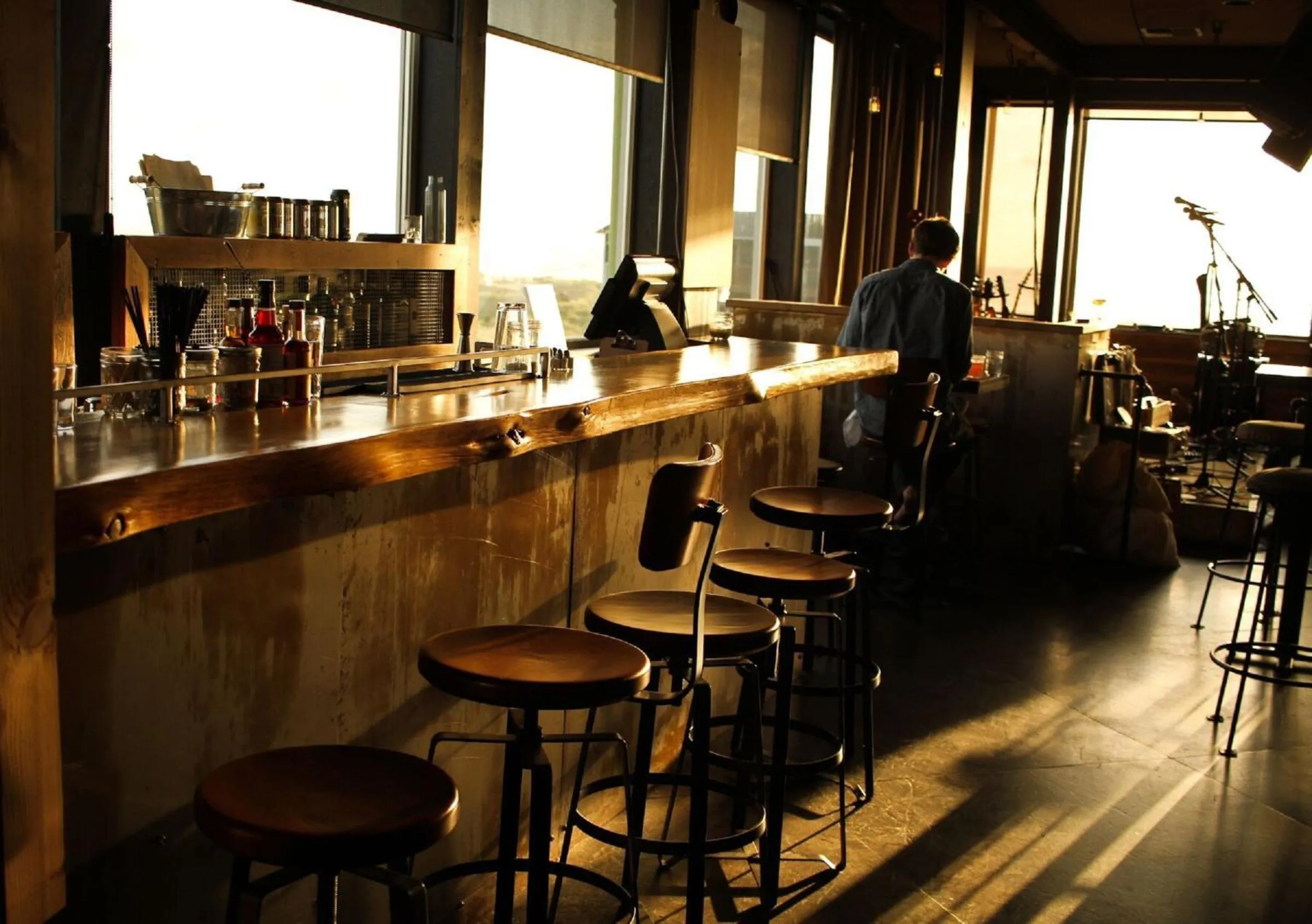 Lounge or bar in Adrift Hotel