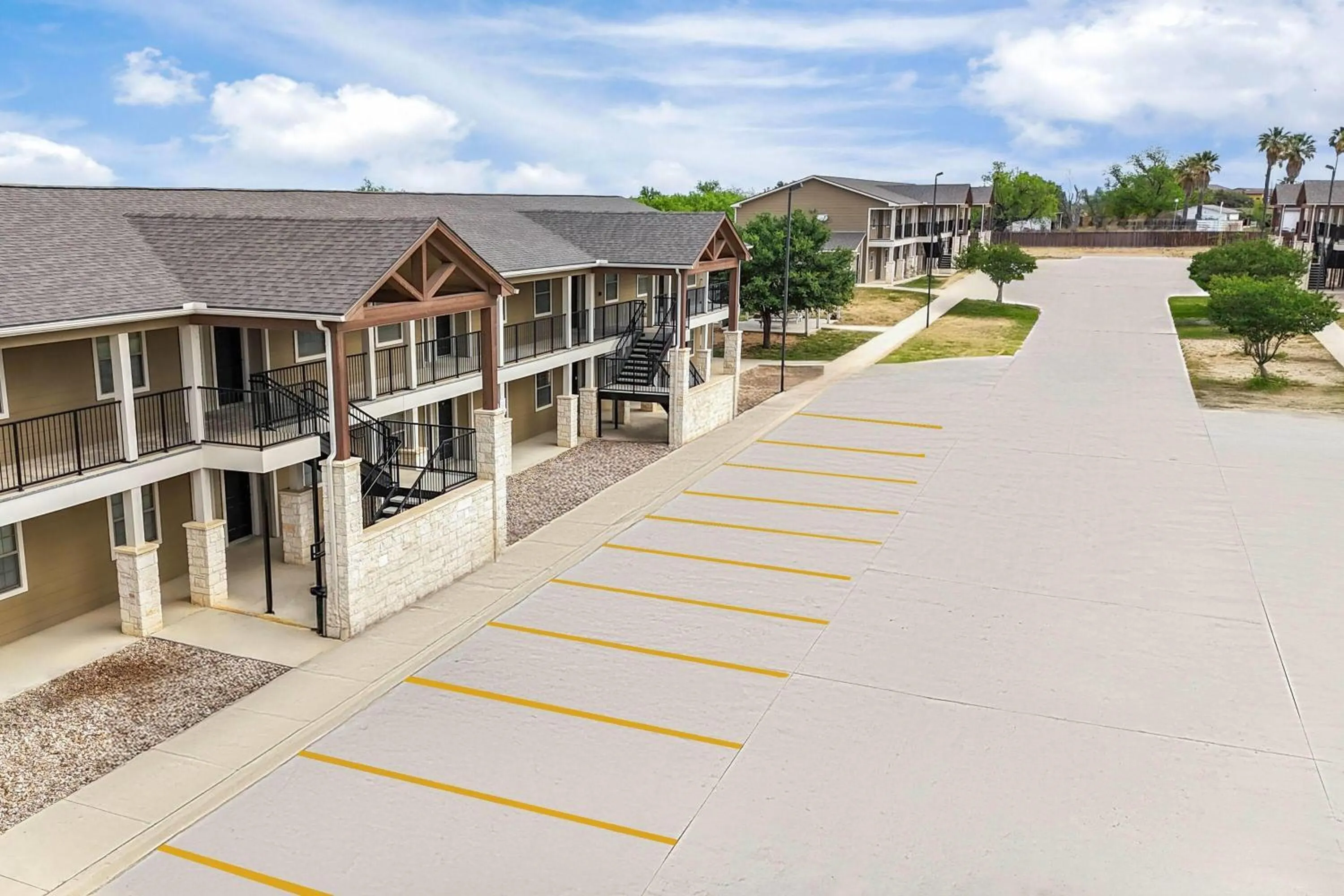 Property building in Eagle's Den Suites Carrizo Springs a Travelodge by Wyndham
