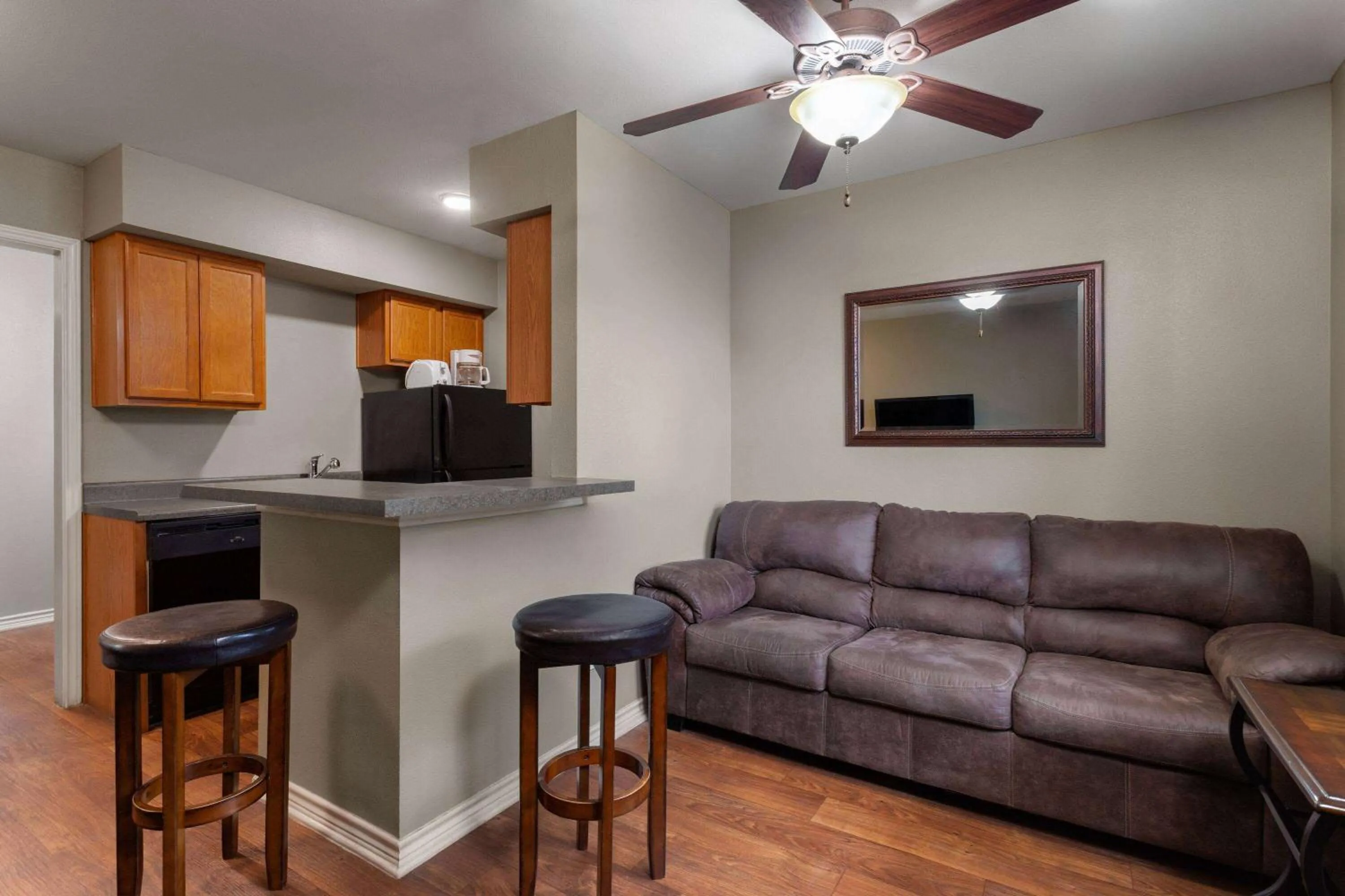 Photo of the whole room in Eagle's Den Three Rivers Texas a Travelodge by Wyndham