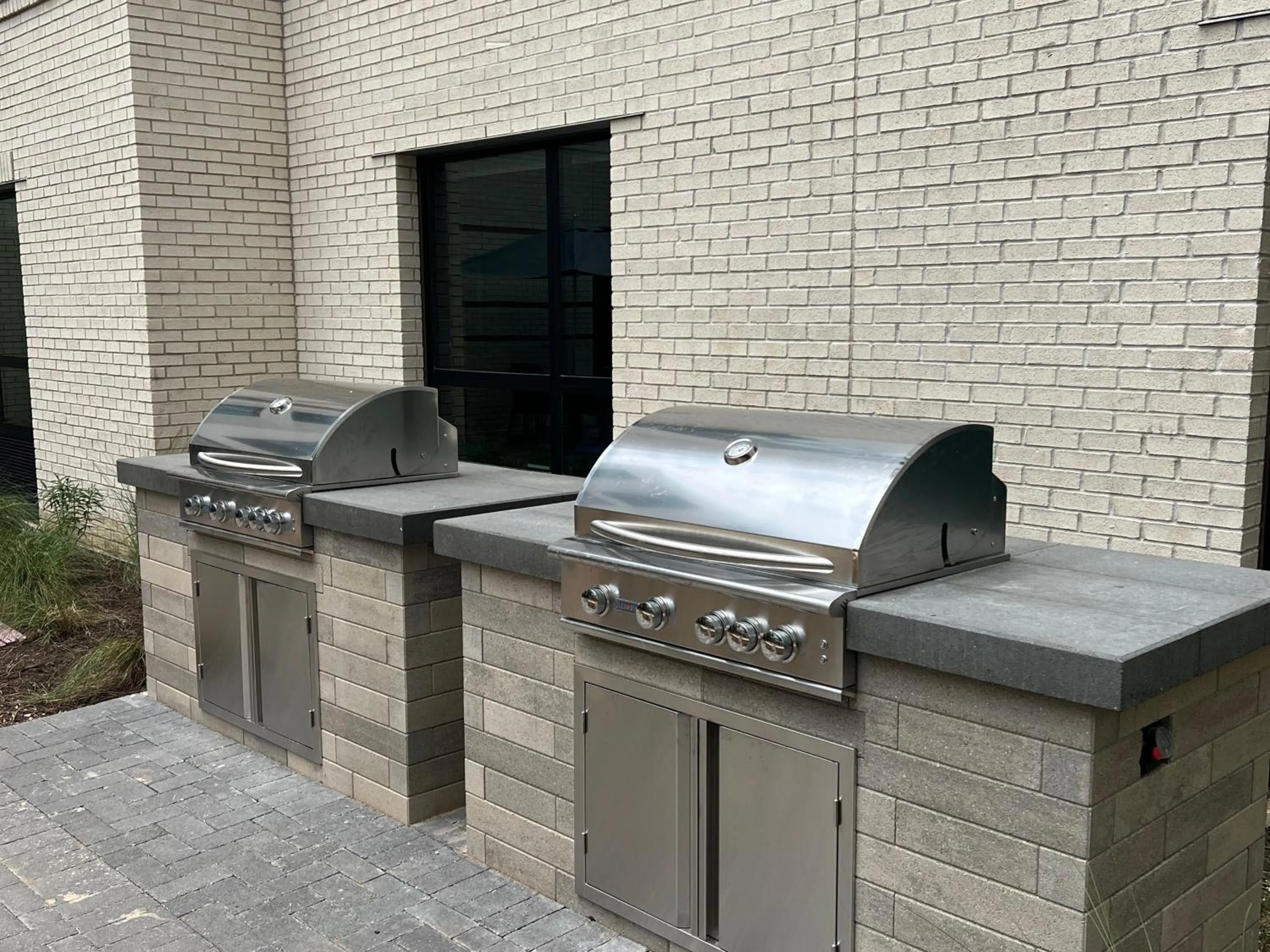 BBQ facilities in Hampton by Hilton East Austin - near UT and Capitol