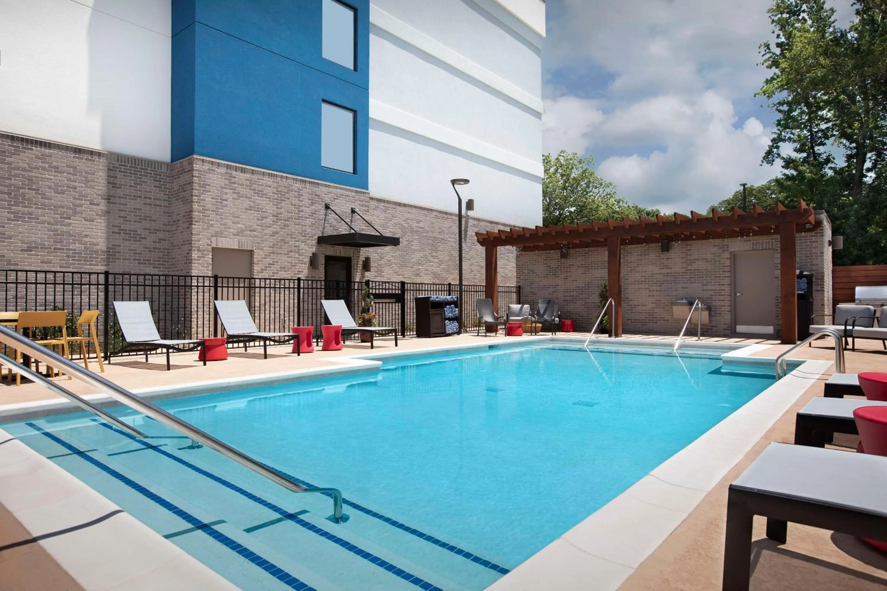 Pool view in Home2 Suites By Hilton Chattanooga East Ridge