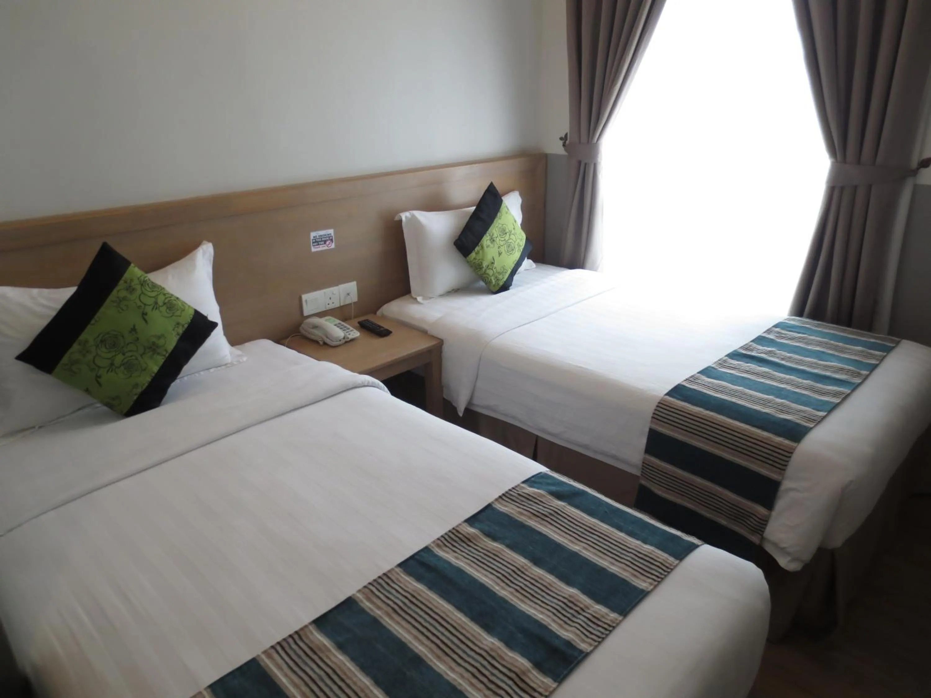 Bathroom, Bed in The Explorer Hotel