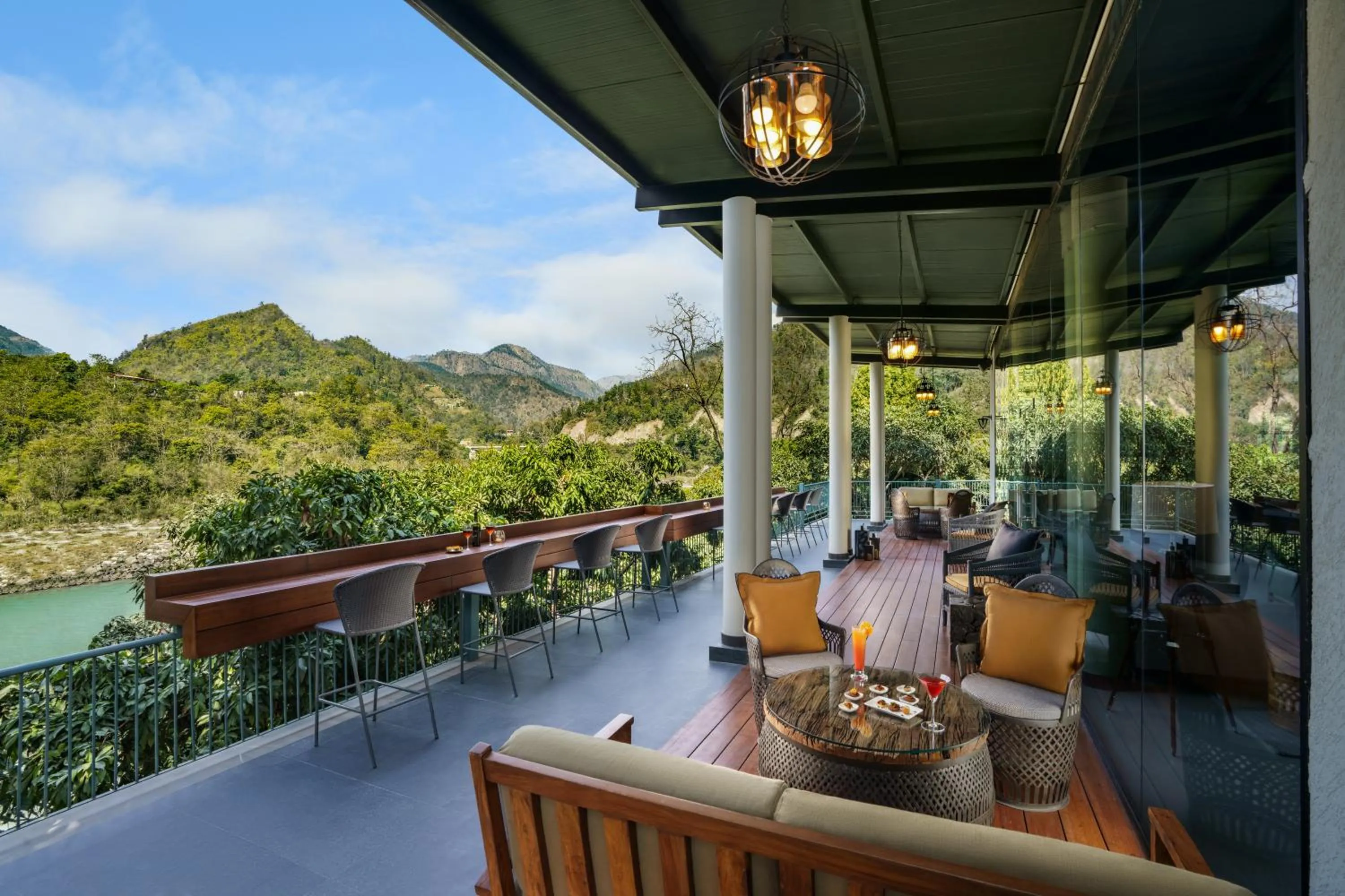 Lounge or bar in Anand Kashi by the Ganges Rishikesh - IHCL Seleqtions