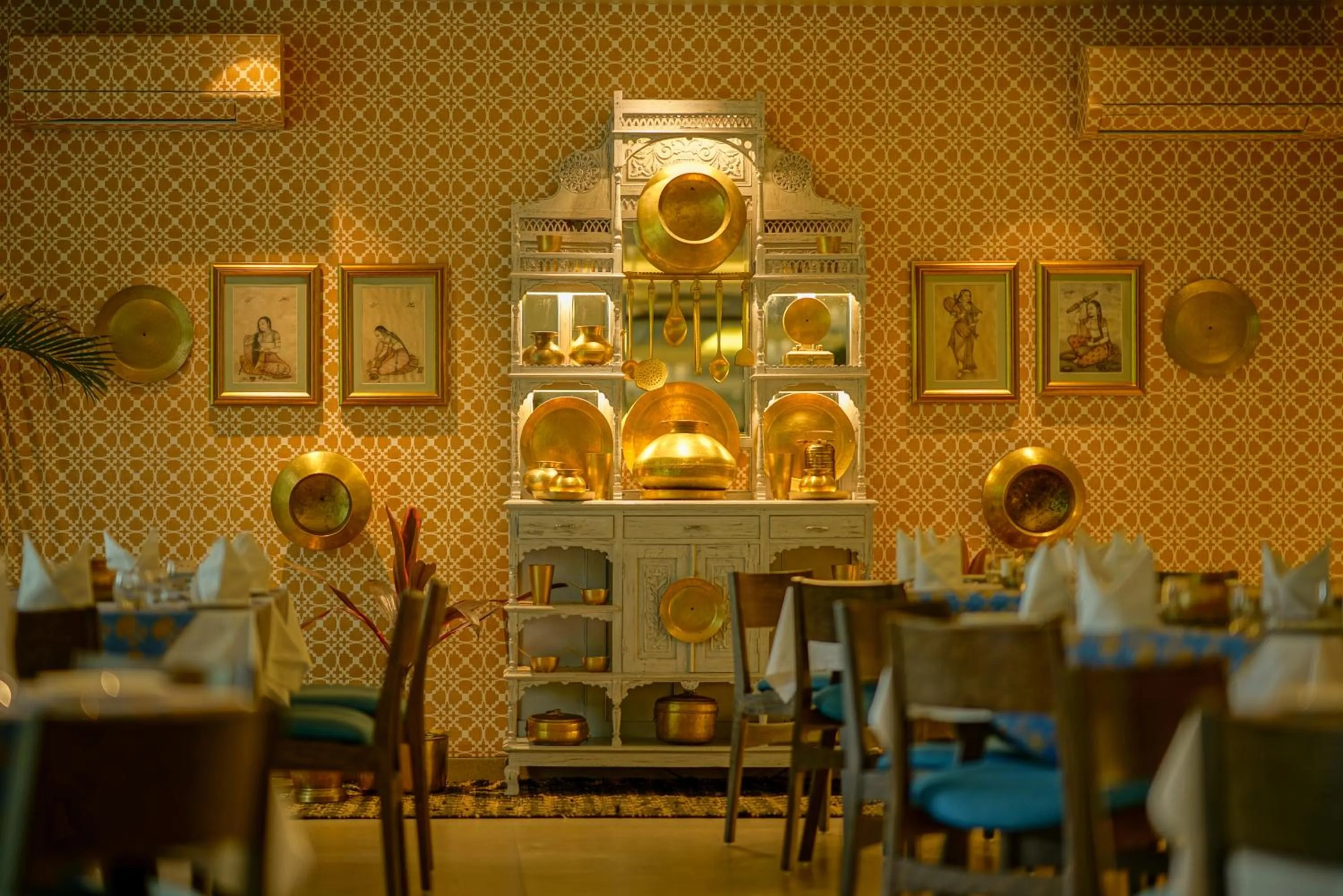 Restaurant/places to eat in Anand Kashi by the Ganges Rishikesh - IHCL Seleqtions