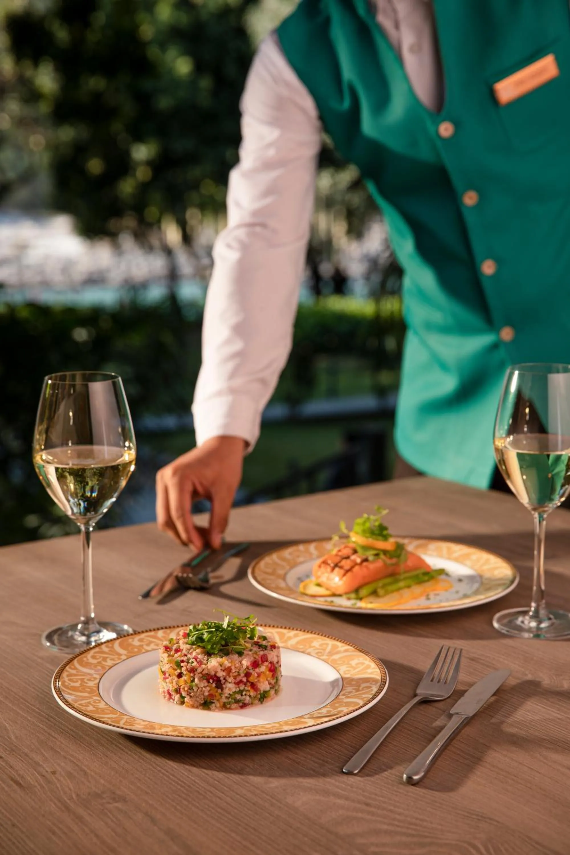 Food and drinks in Anand Kashi by the Ganges Rishikesh - IHCL Seleqtions